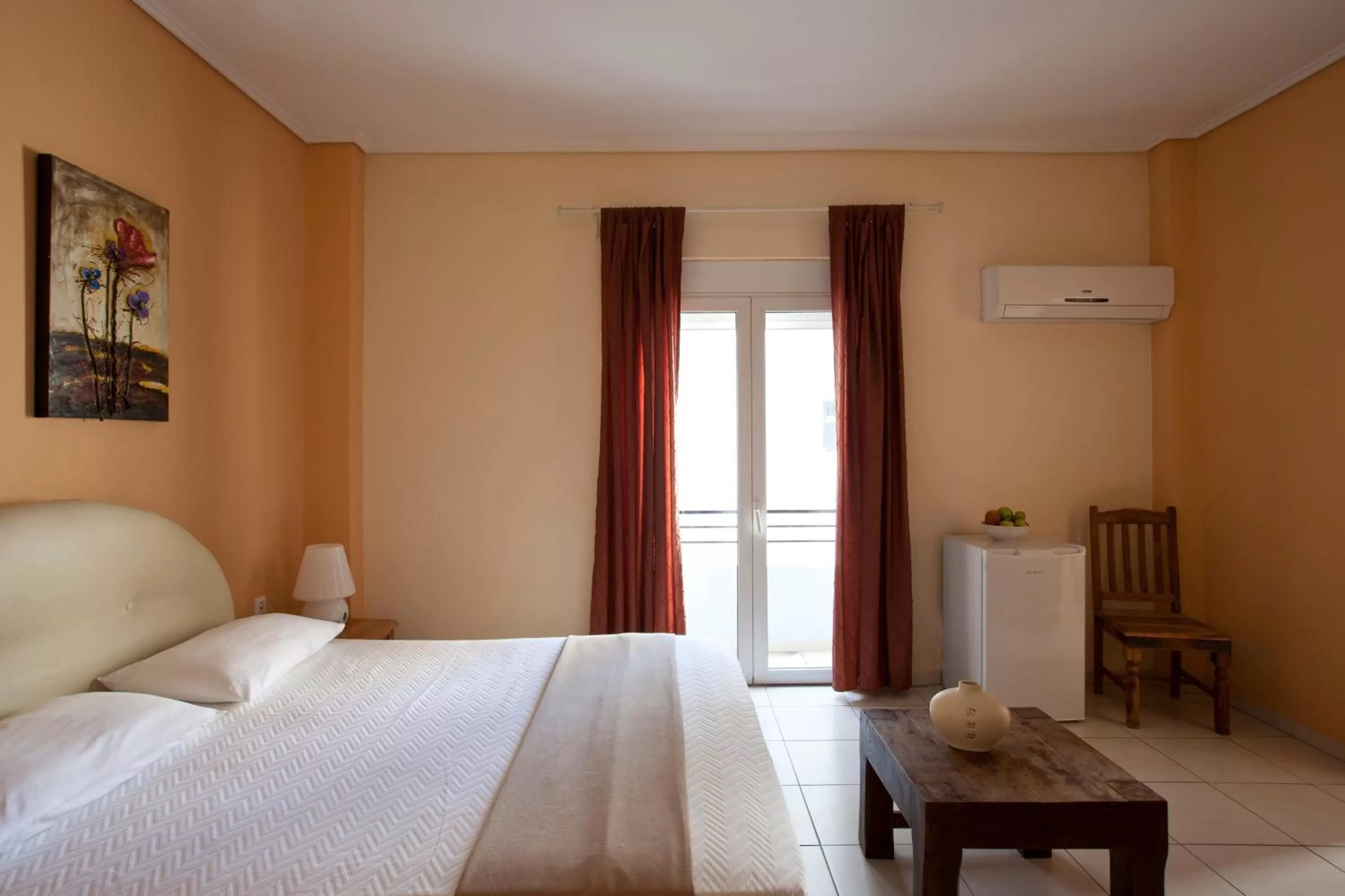 Bed in Elizabeth Hotel