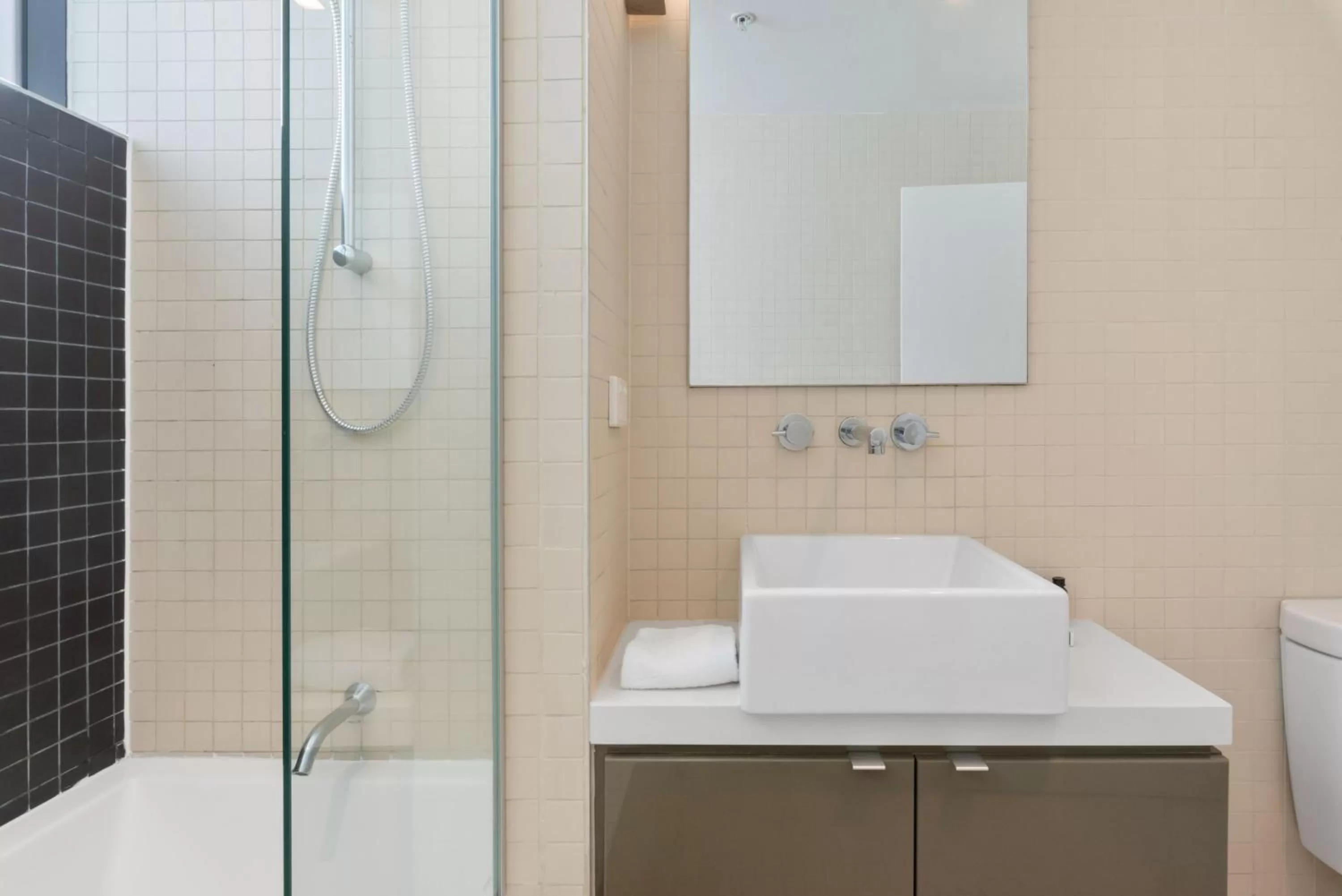 Bathroom in Quattro on Astor