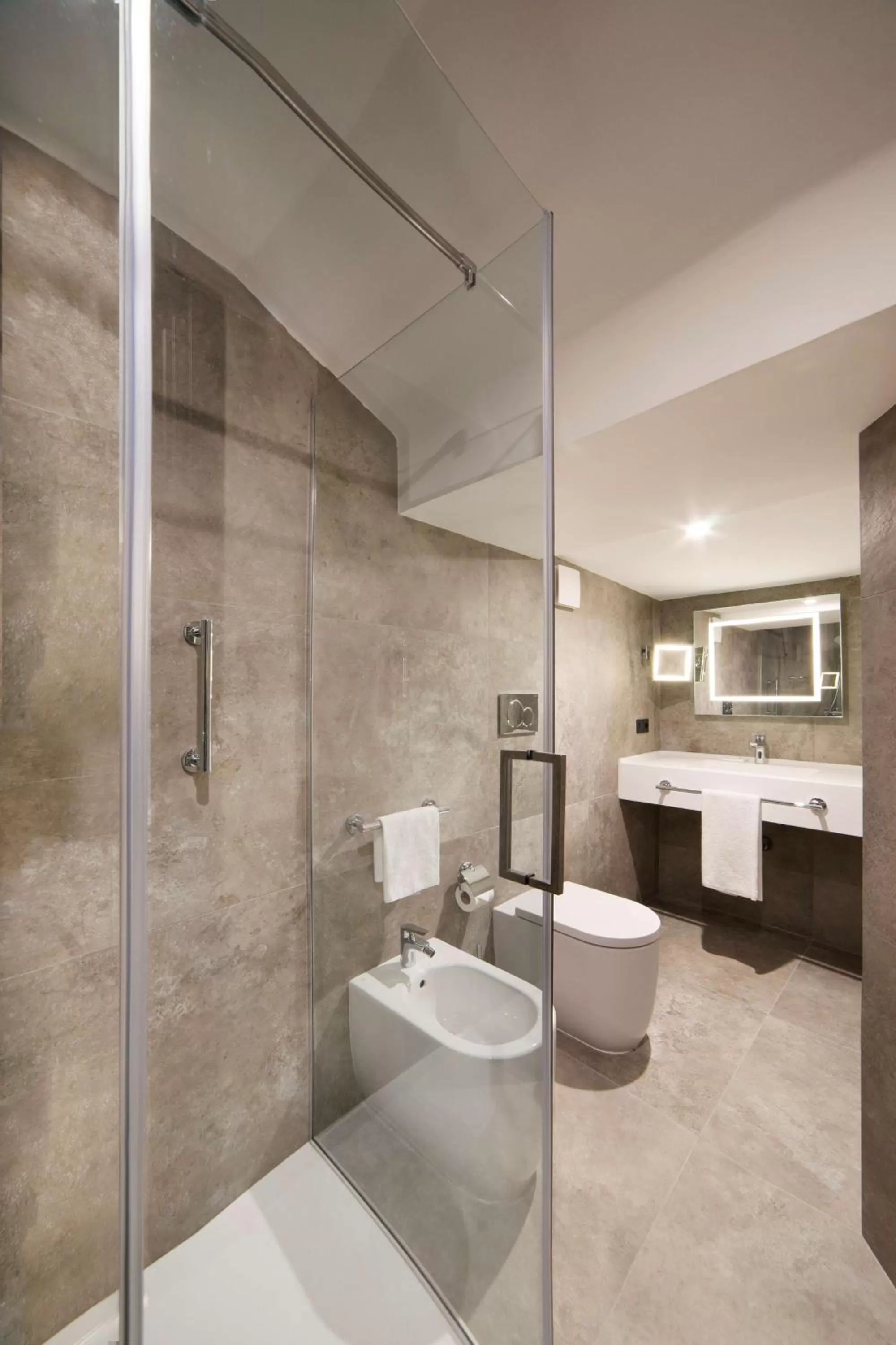 Bathroom in Radisson Blu GHR Rome