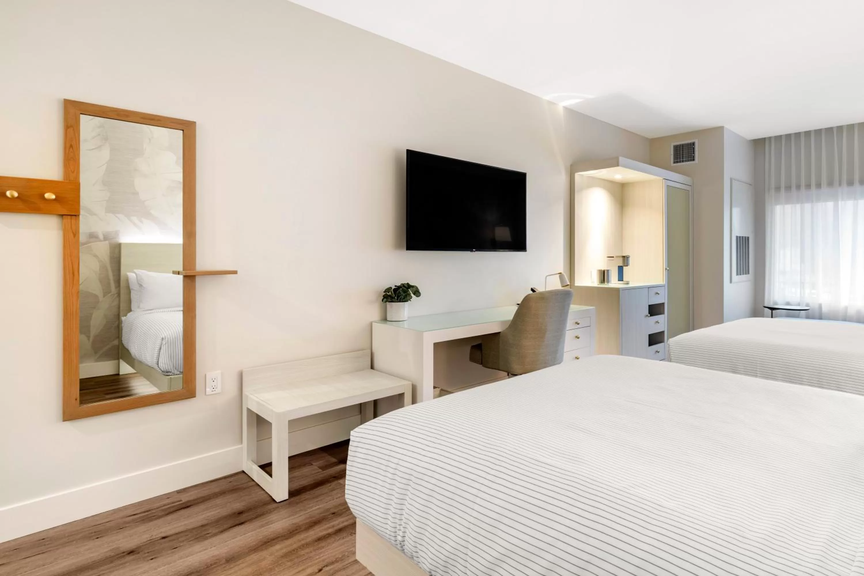 Bed in Cambria Hotel Calabasas - Malibu