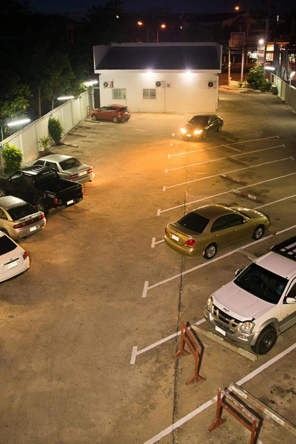 Facade/entrance in T.U.B. Mansion