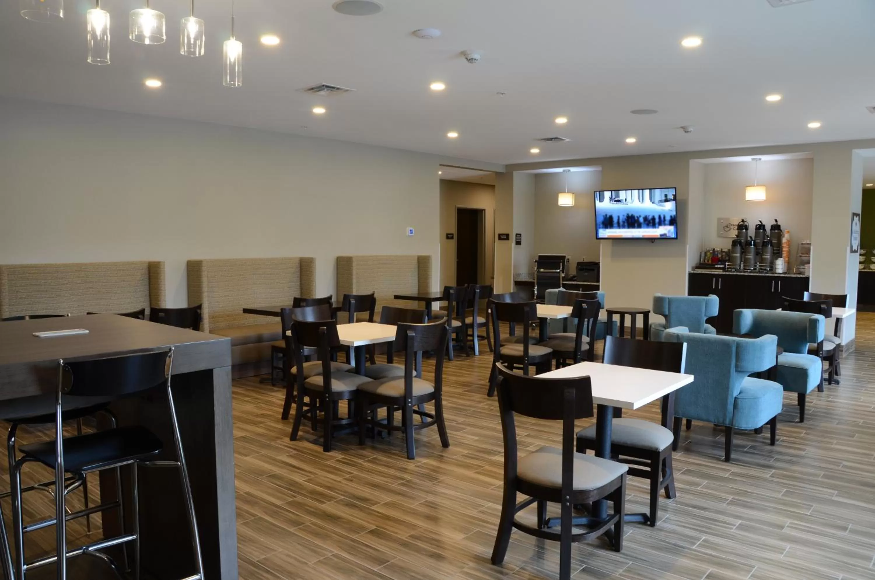 Restaurant/places to eat in MainStay Suites Bowling Green North