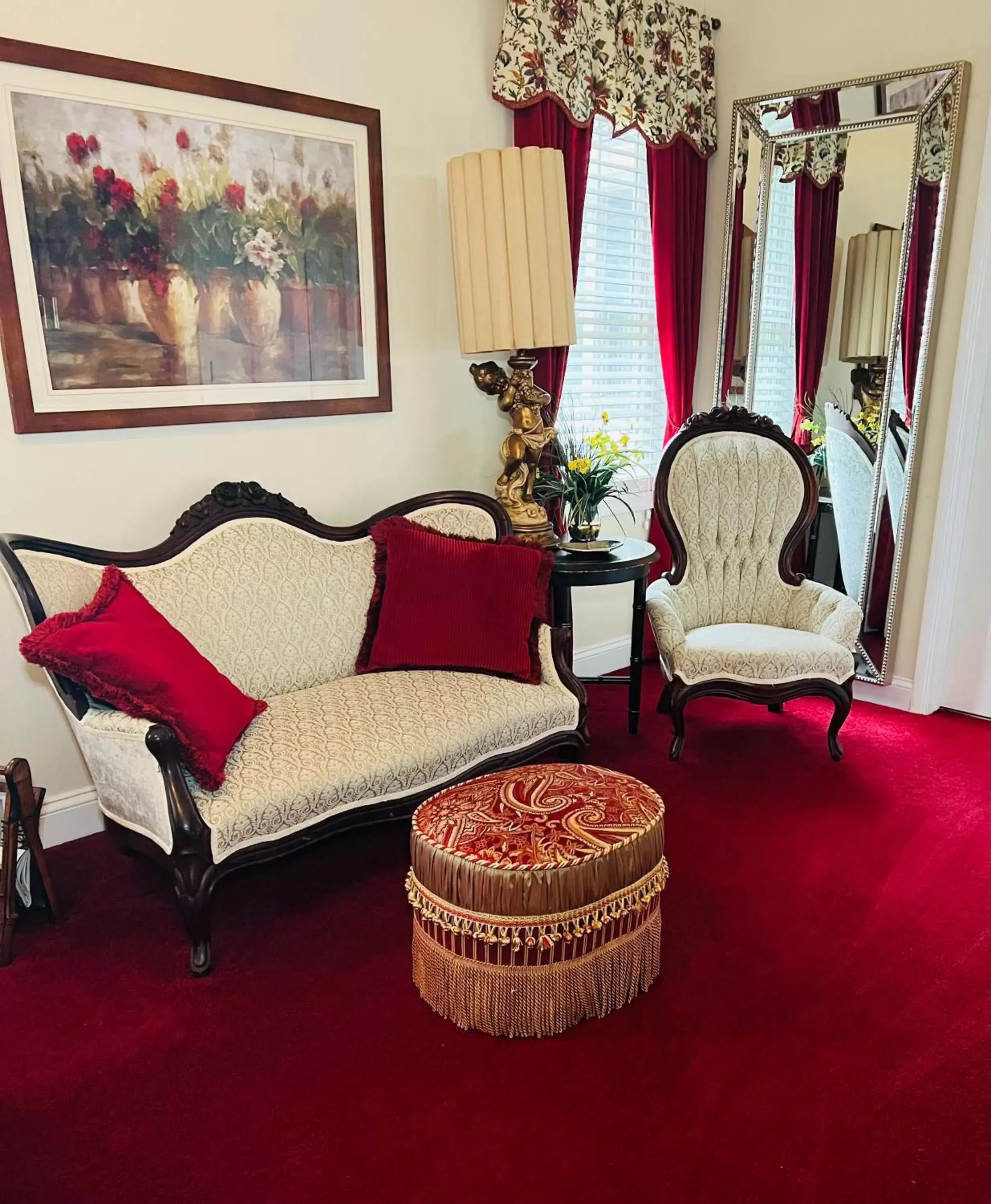 Deluxe Double Room with Seating Area in Ma Margarets House Bed and Breakfast Deluxe Double Room with Seating Area in Ma Margarets House Bed and Breakfast