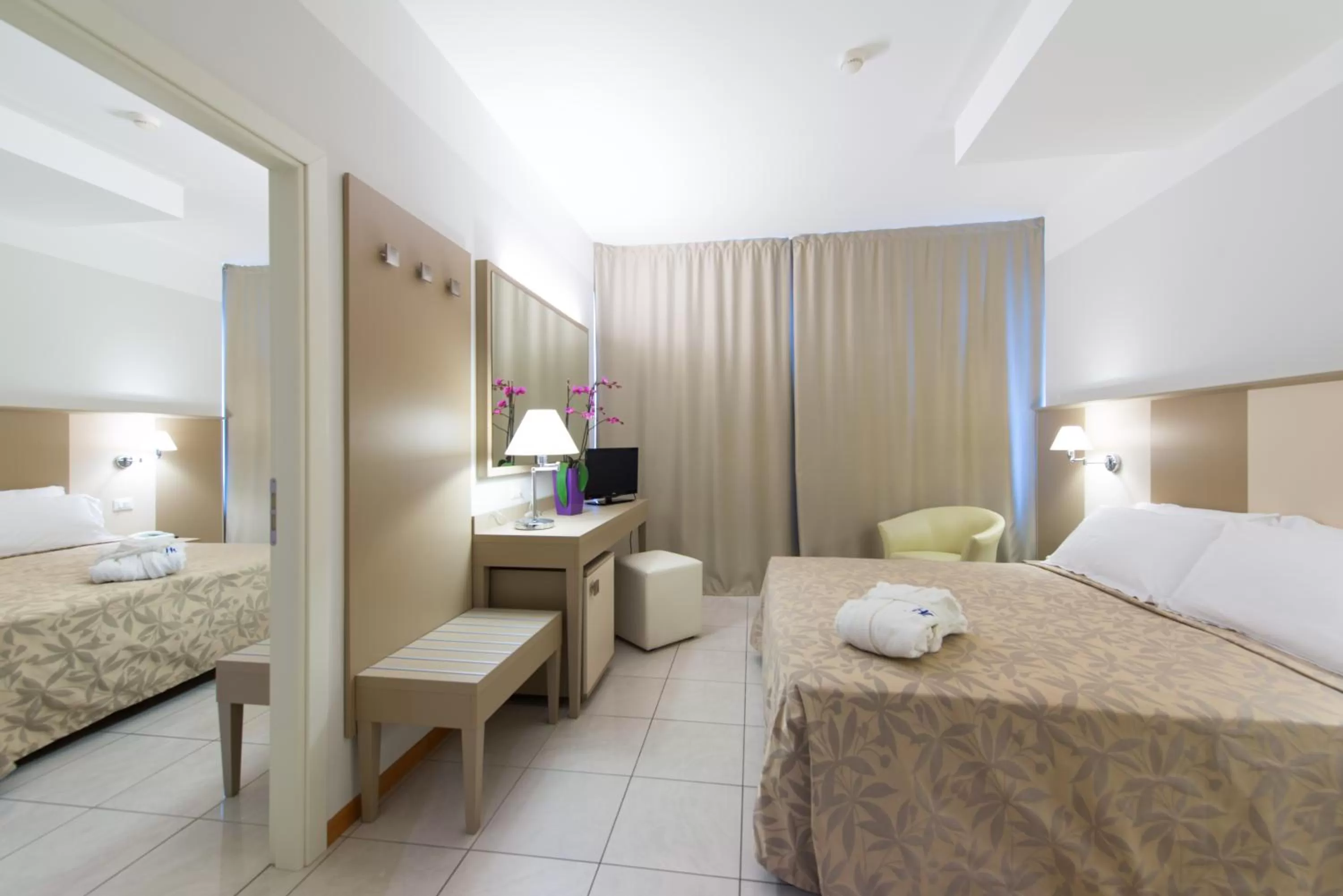 Drinks, Bed in Hotel Cristallo