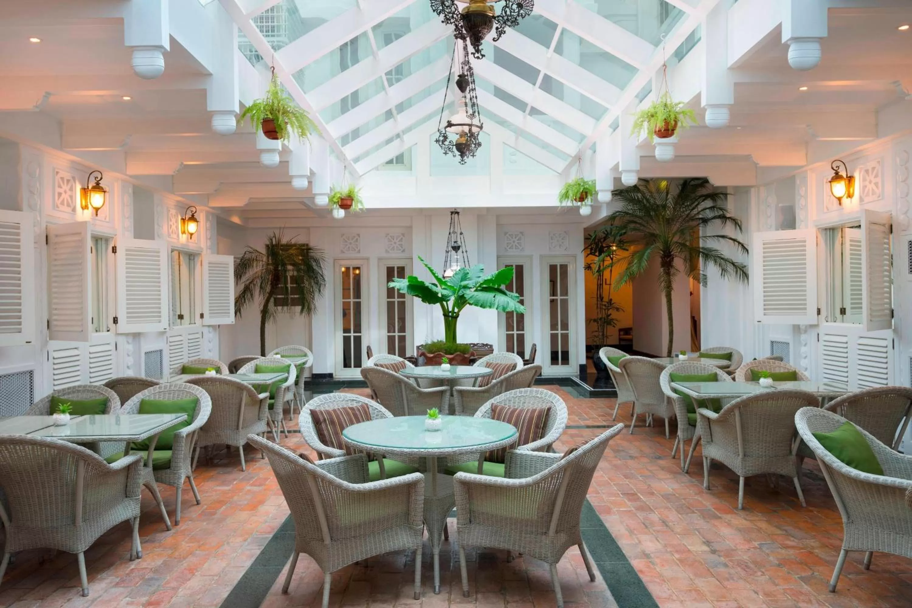 Restaurant/places to eat in The Hermitage, A Tribute Portfolio Hotel, Jakarta