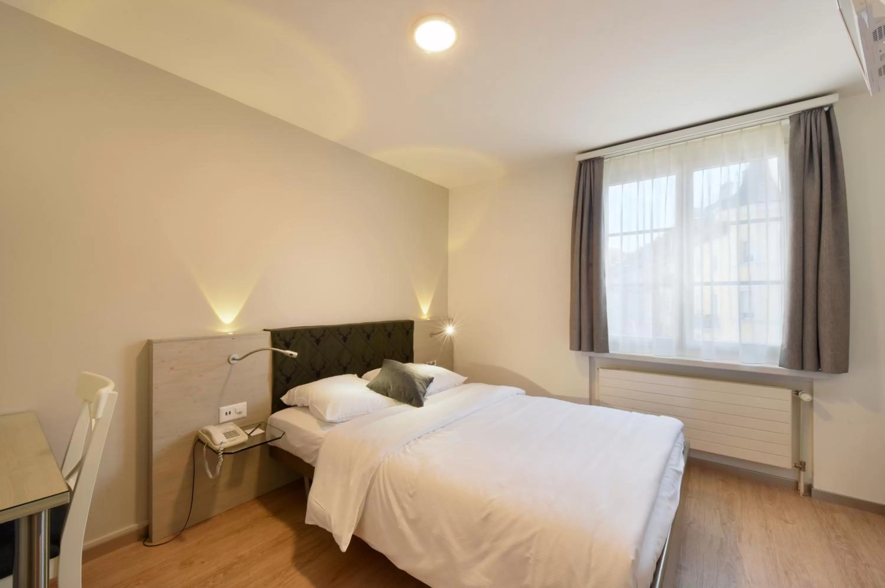 Bed in Hotel Hirschen