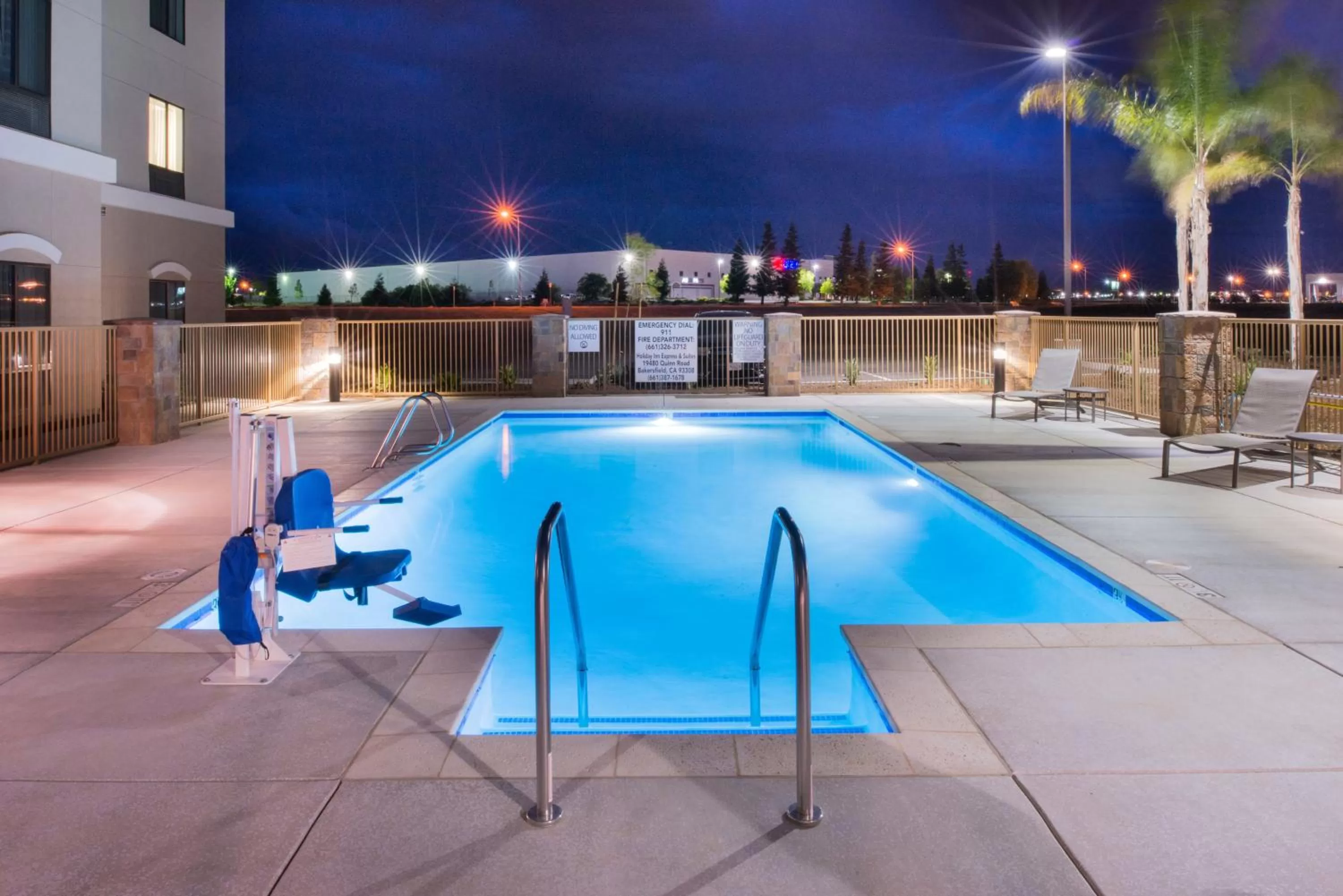 Swimming pool in Holiday Inn Express & Suites Bakersfield Airport by IHG