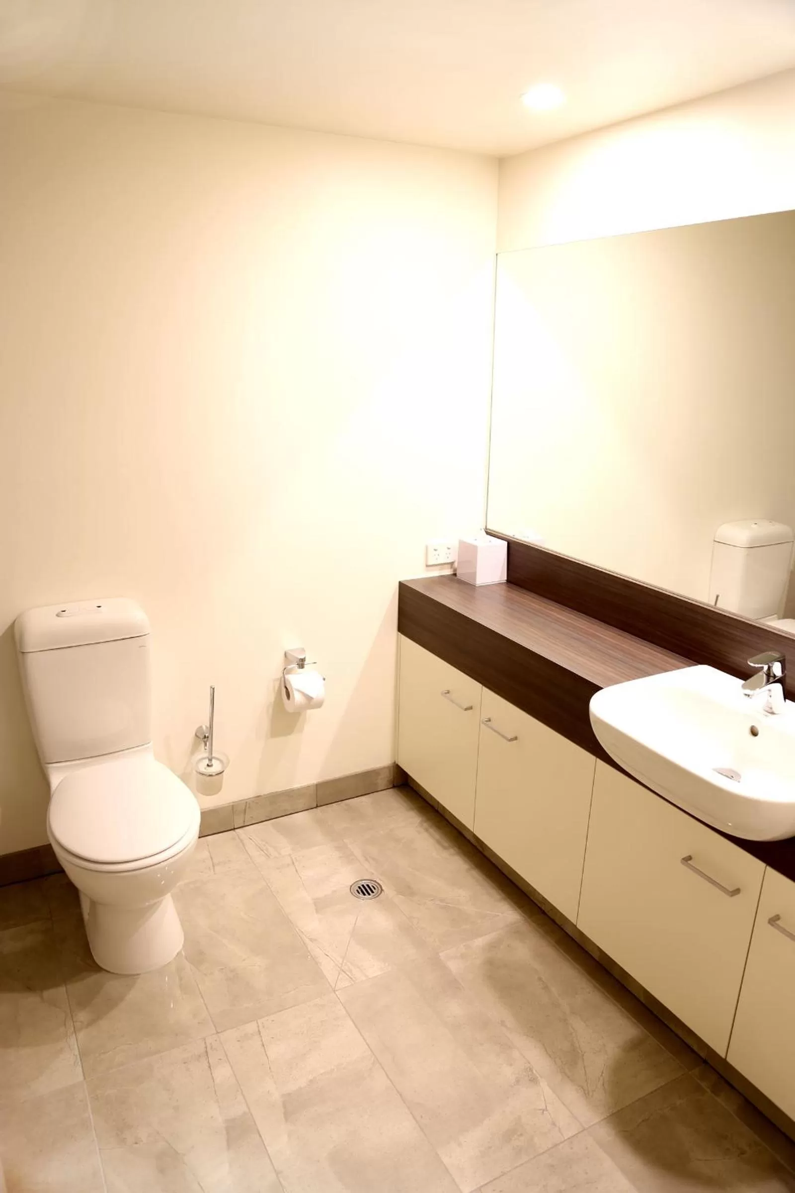 Bathroom in Salamanca Inn