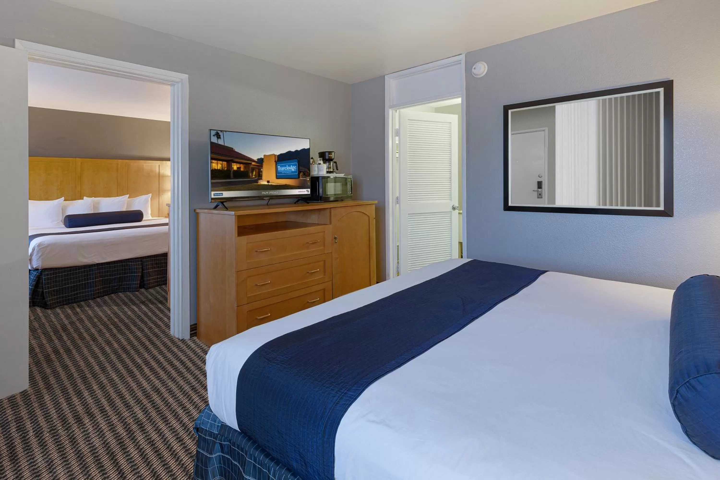 Bedroom, Bed in Travelodge by Wyndham Palm Springs