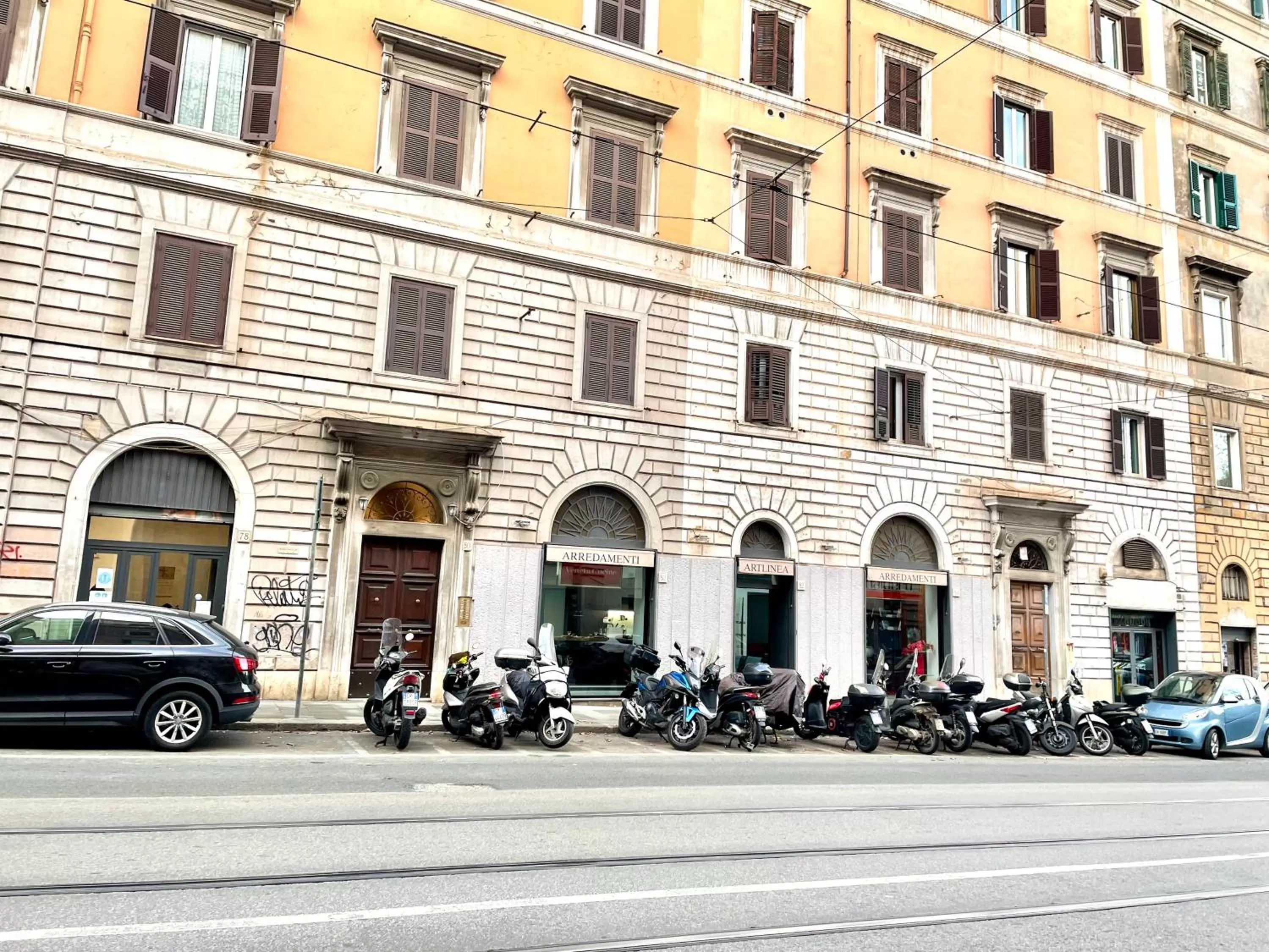 Property building in Rhome86