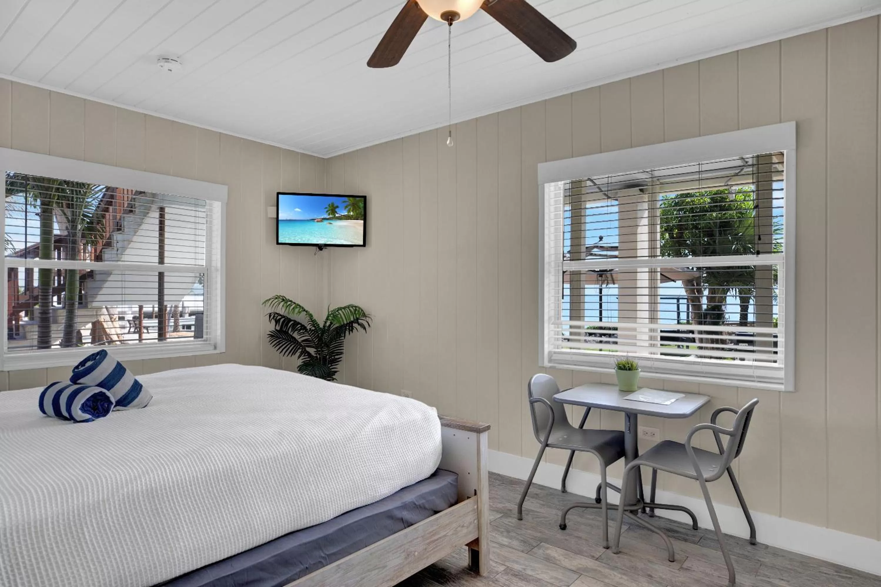 TV and multimedia, Bed in Seascape Resort & Marina