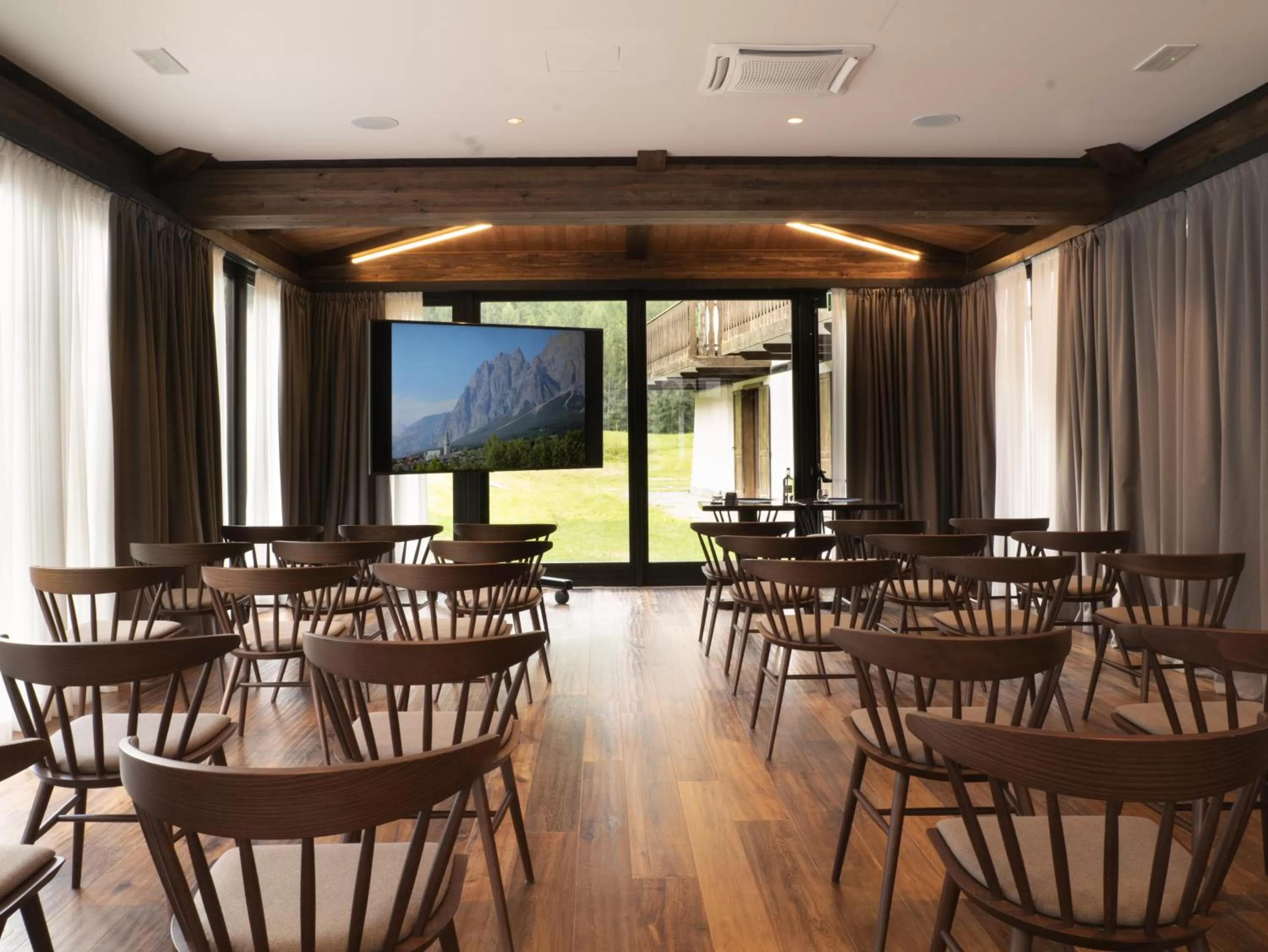 Business facilities in Faloria Mountain Spa Resort