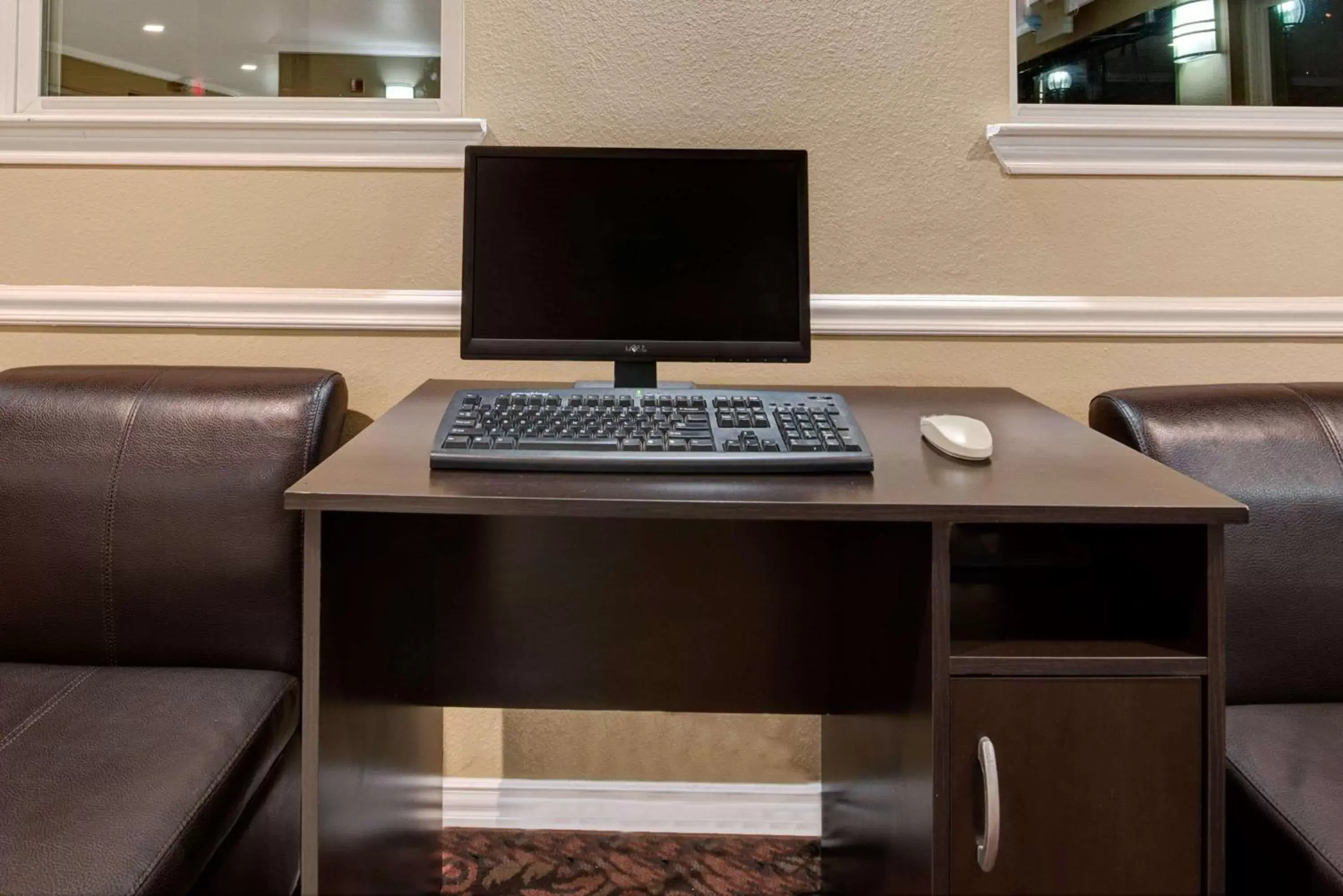 Queen Suite with Two Queen Beds and Roll-In Shower - Mobility Accessible - Non-Smoking in Super 8 by Wyndham Richardson Dallas Queen Suite with Two Queen Beds and Roll-In Shower - Mobility Accessible - Non-Smoking in Super 8 by Wyndham Richardson Dallas