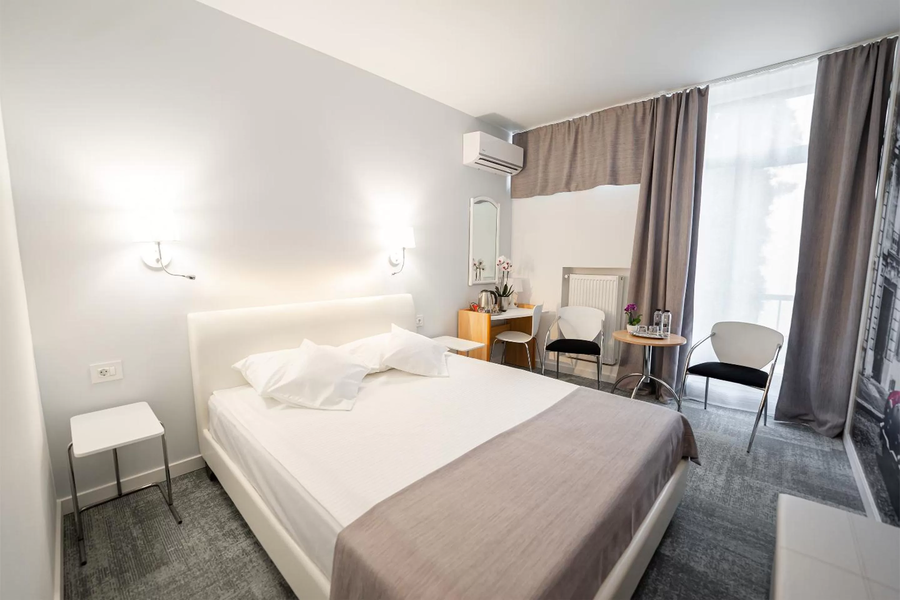 Seating area, Bed in MyContinental Suceava