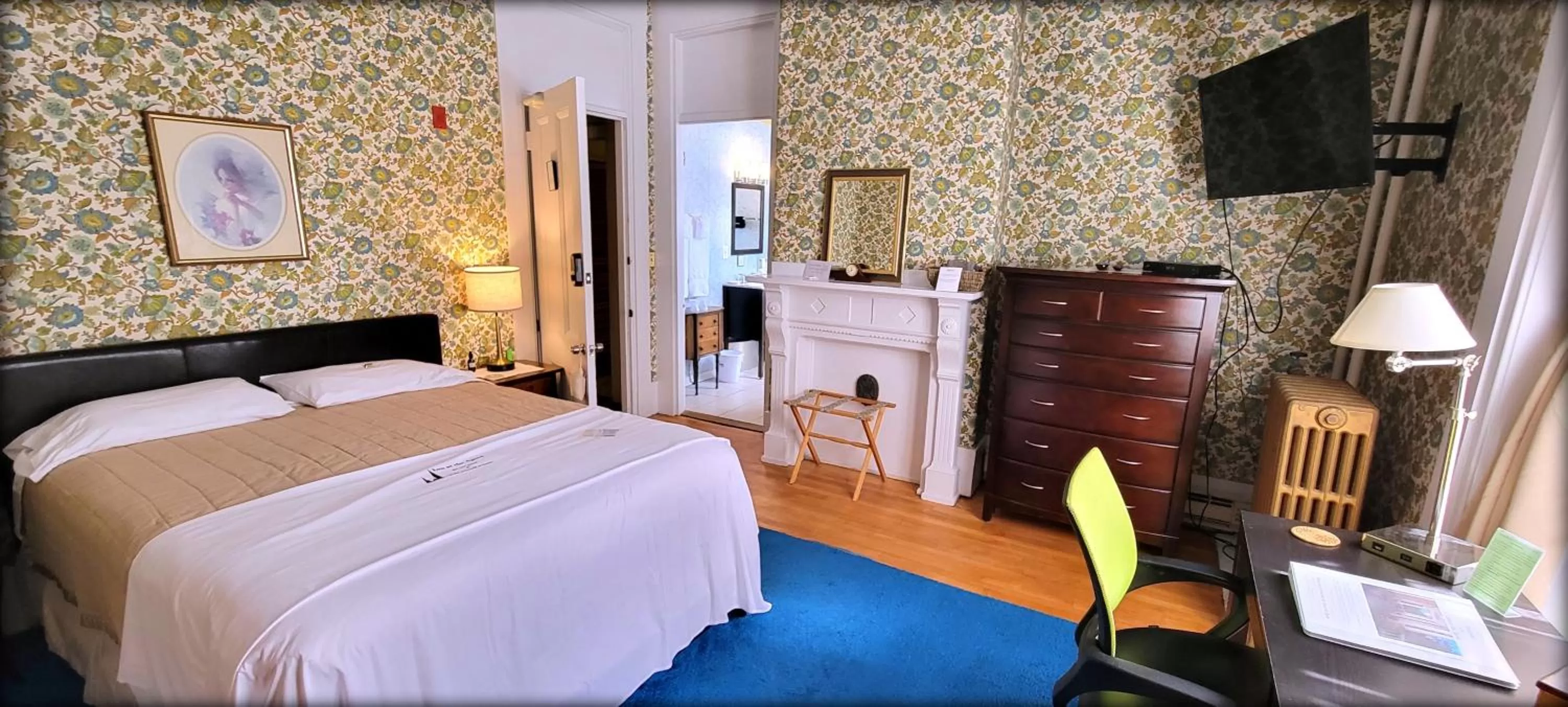 Bed in Inn at the Agora