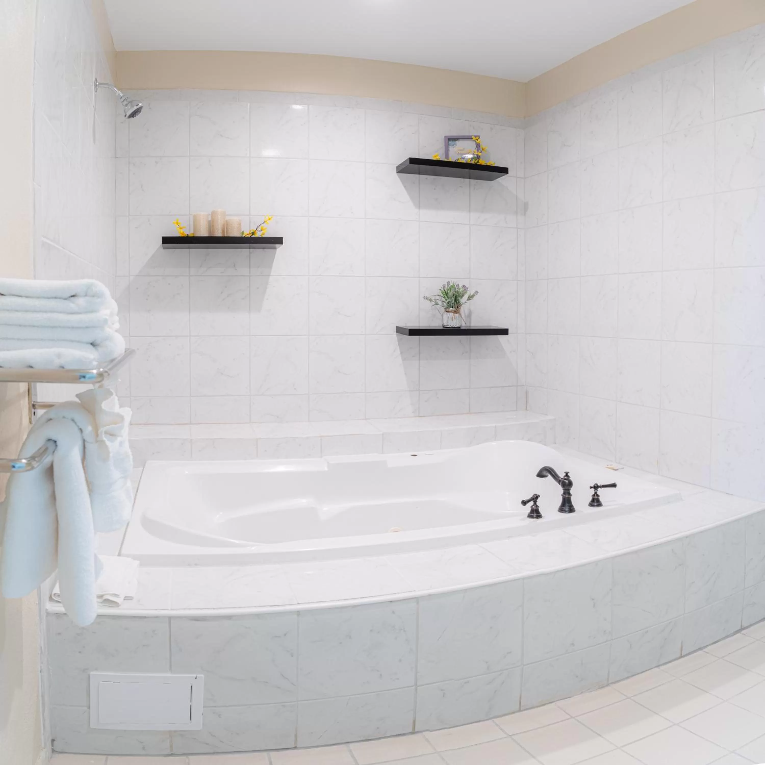 Bathroom in Baymont by Wyndham Hinesville Fort Stewart Area