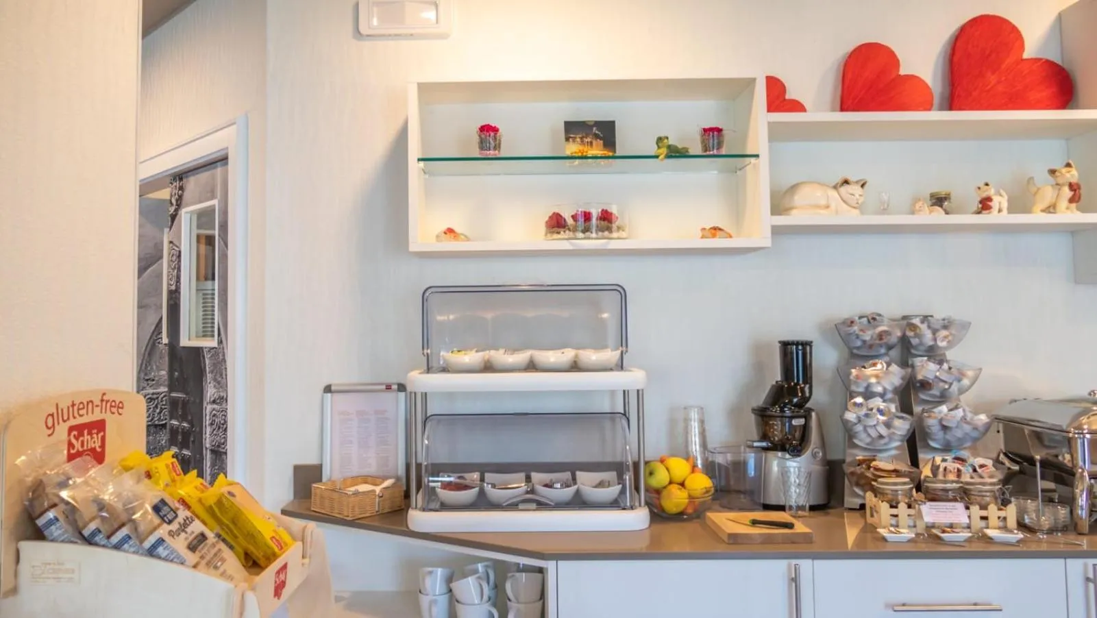 Buffet breakfast in Hotel Casa Marinella