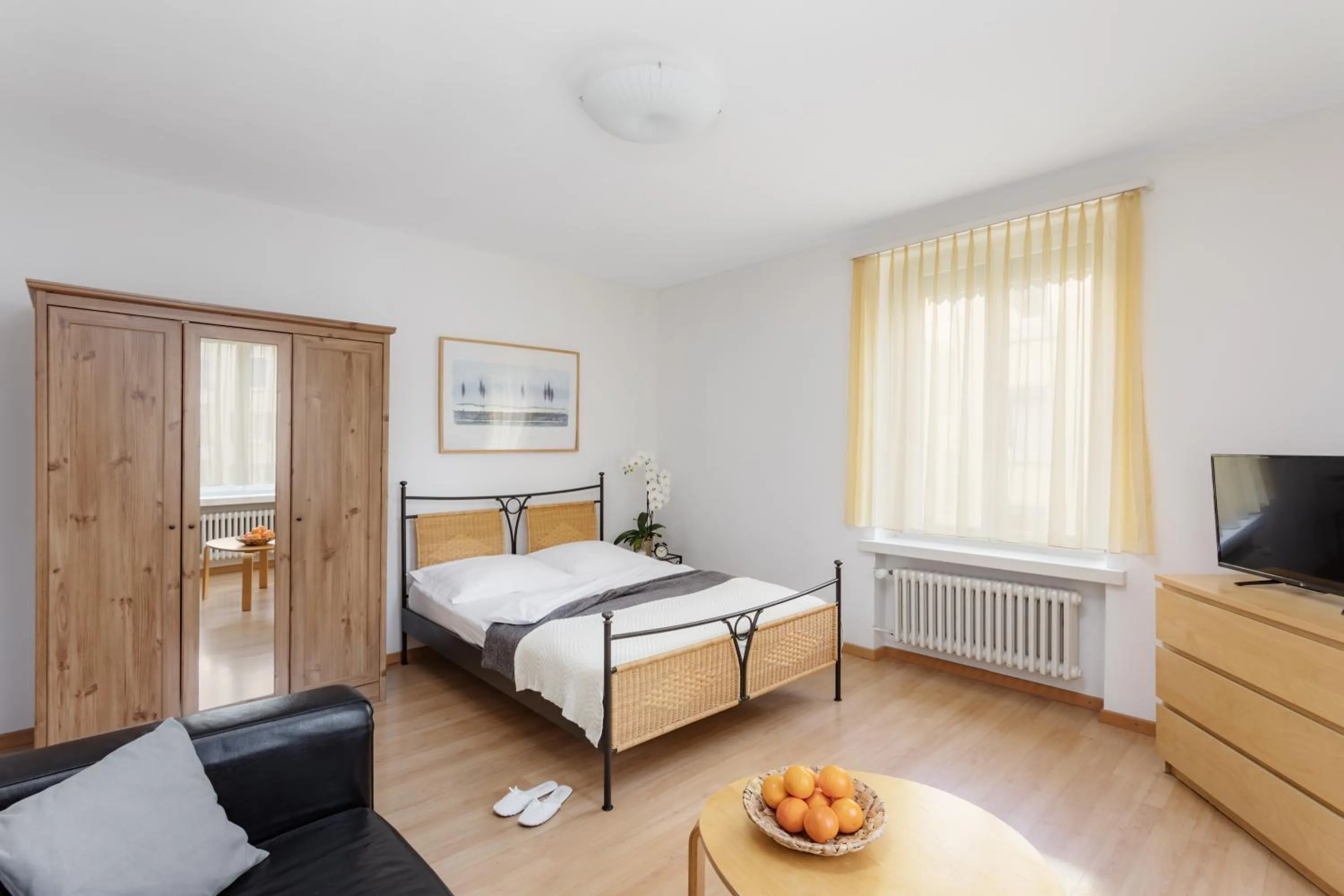 Photo of the whole room, Bed in Swiss Star Zurich Sihlfeld - Self Check-In