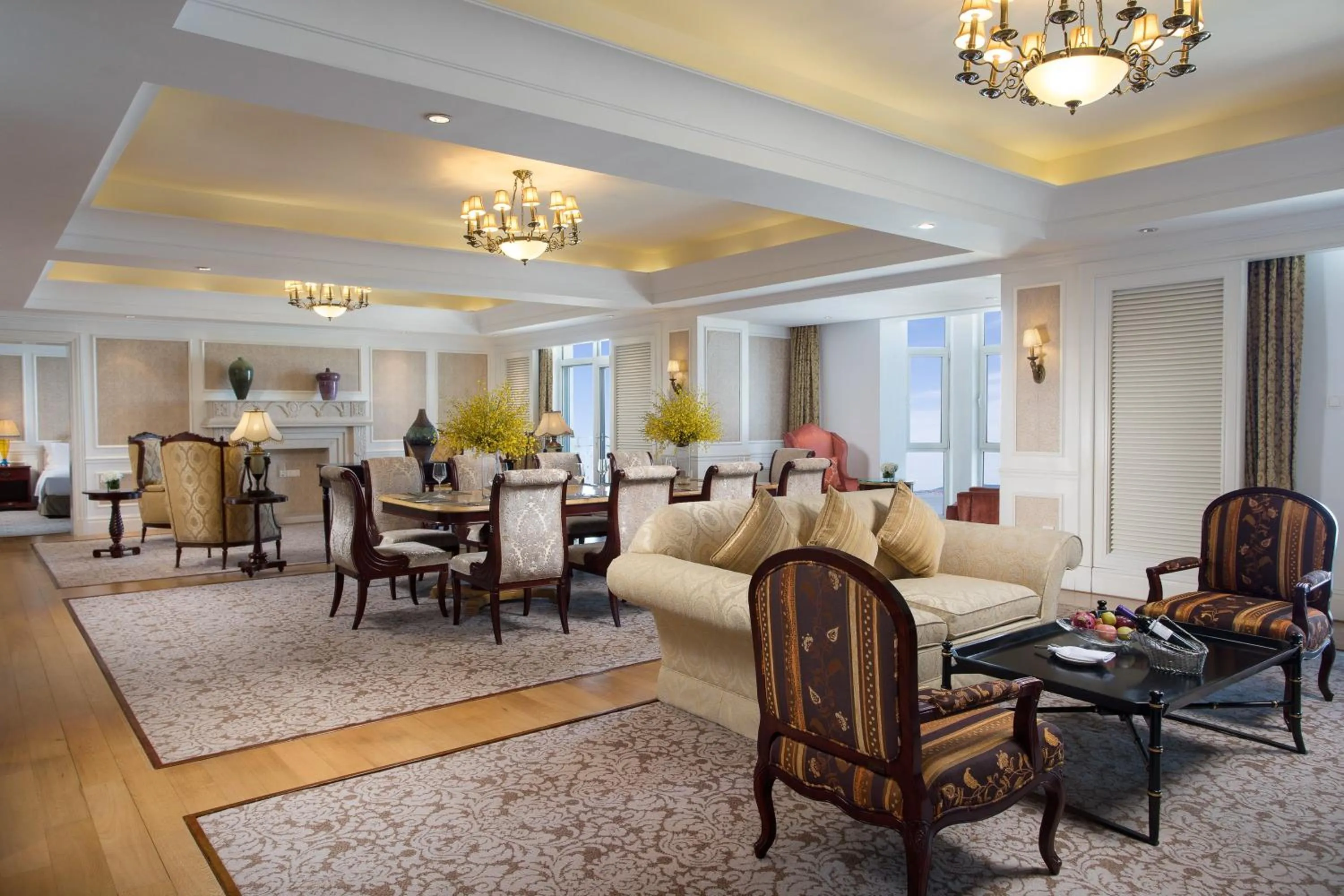 Bedroom in Crowne Plaza Ocean Spring Resort by IHG