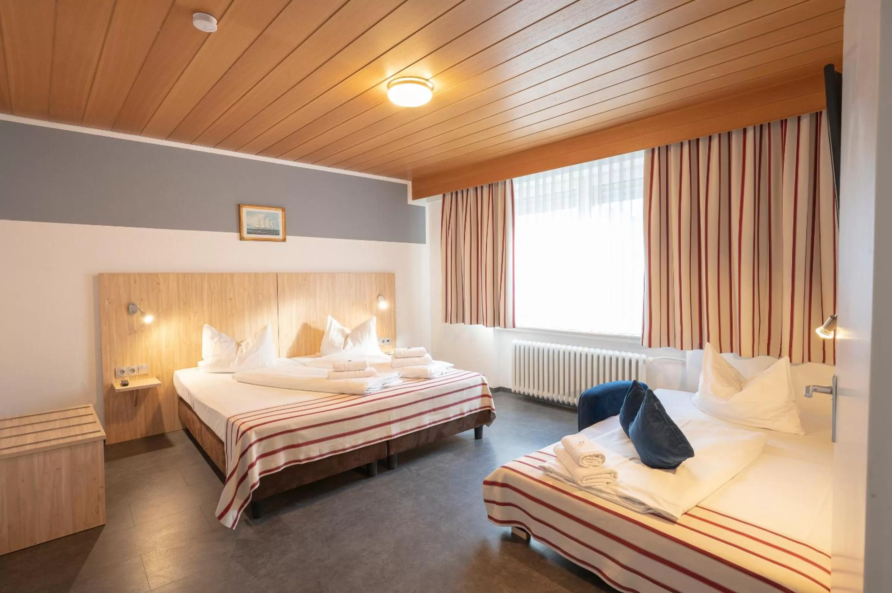 Staff, Bed in Hotel Astoria Stuttgart City