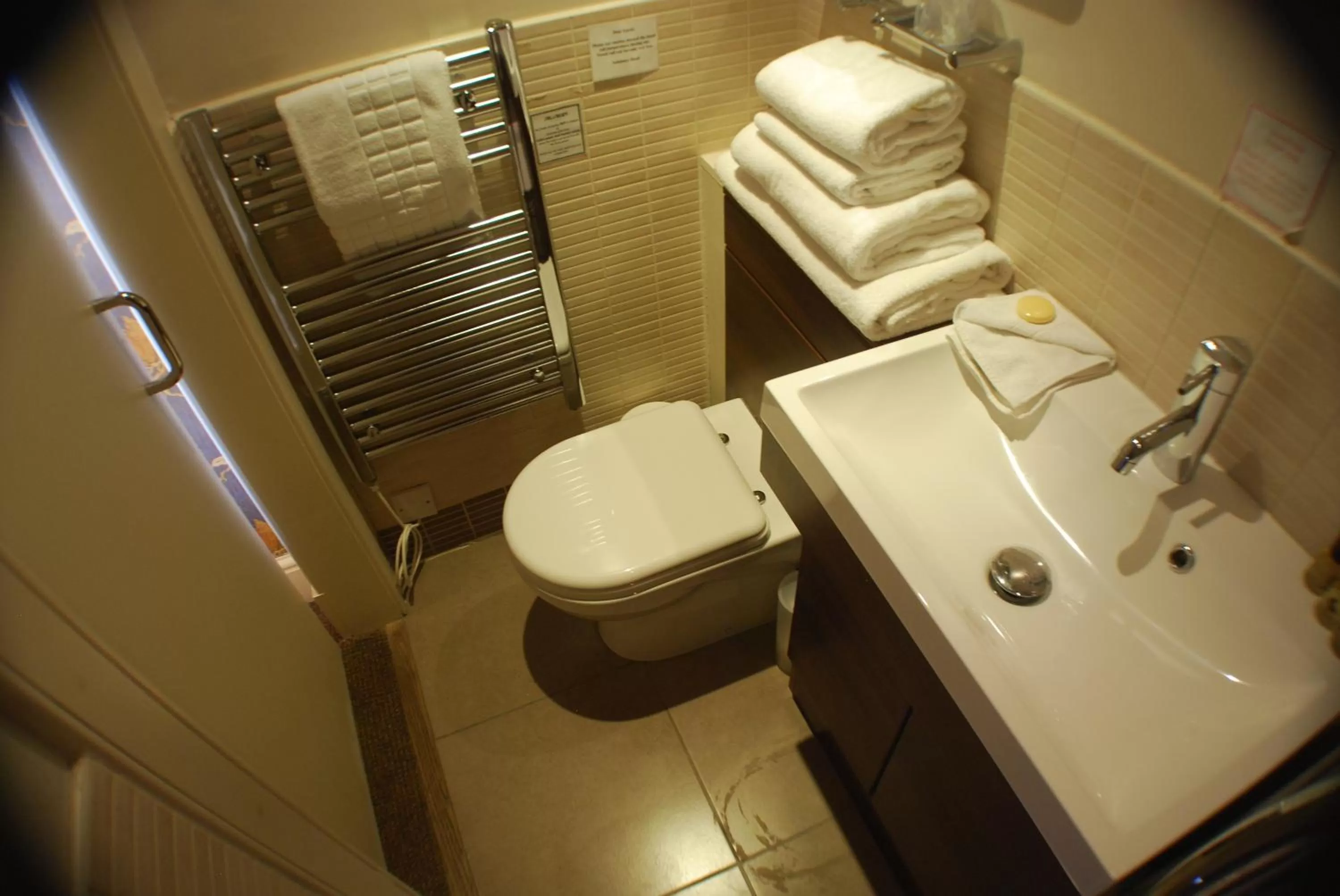 Bathroom in The Salisbury Hotel