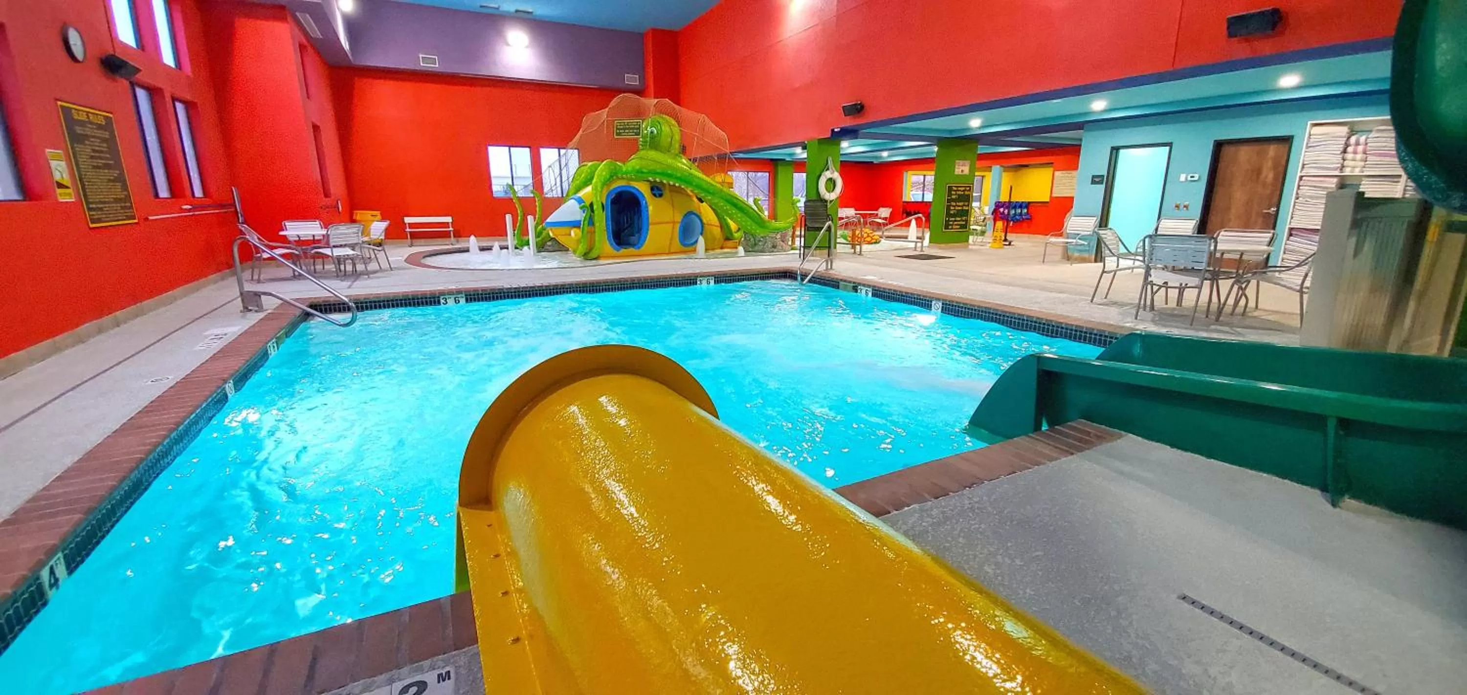 Swimming pool in Holiday Inn Kearney by IHG