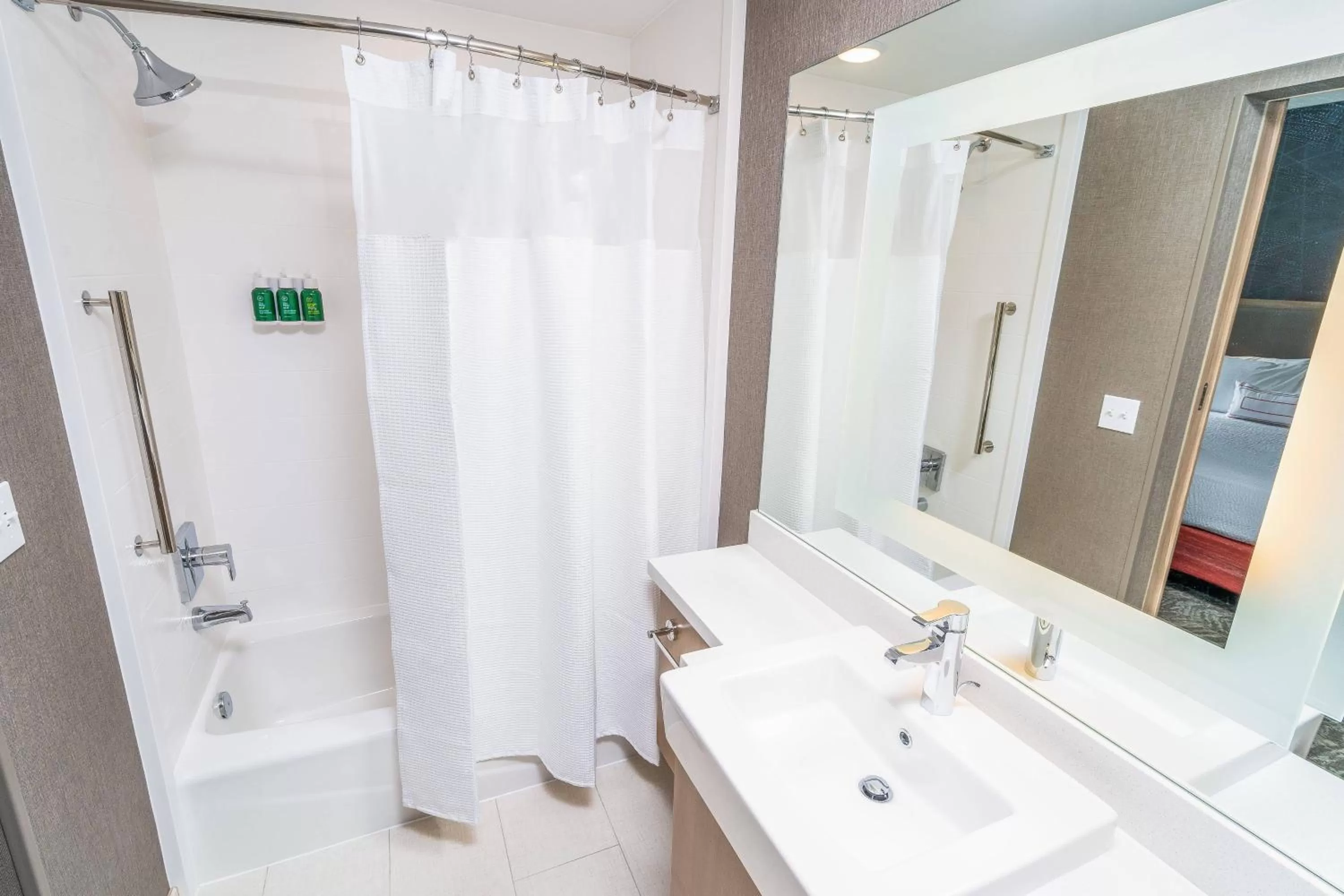 Bathroom in SpringHill Suites by Marriott Ontario Airport/Rancho Cucamonga
