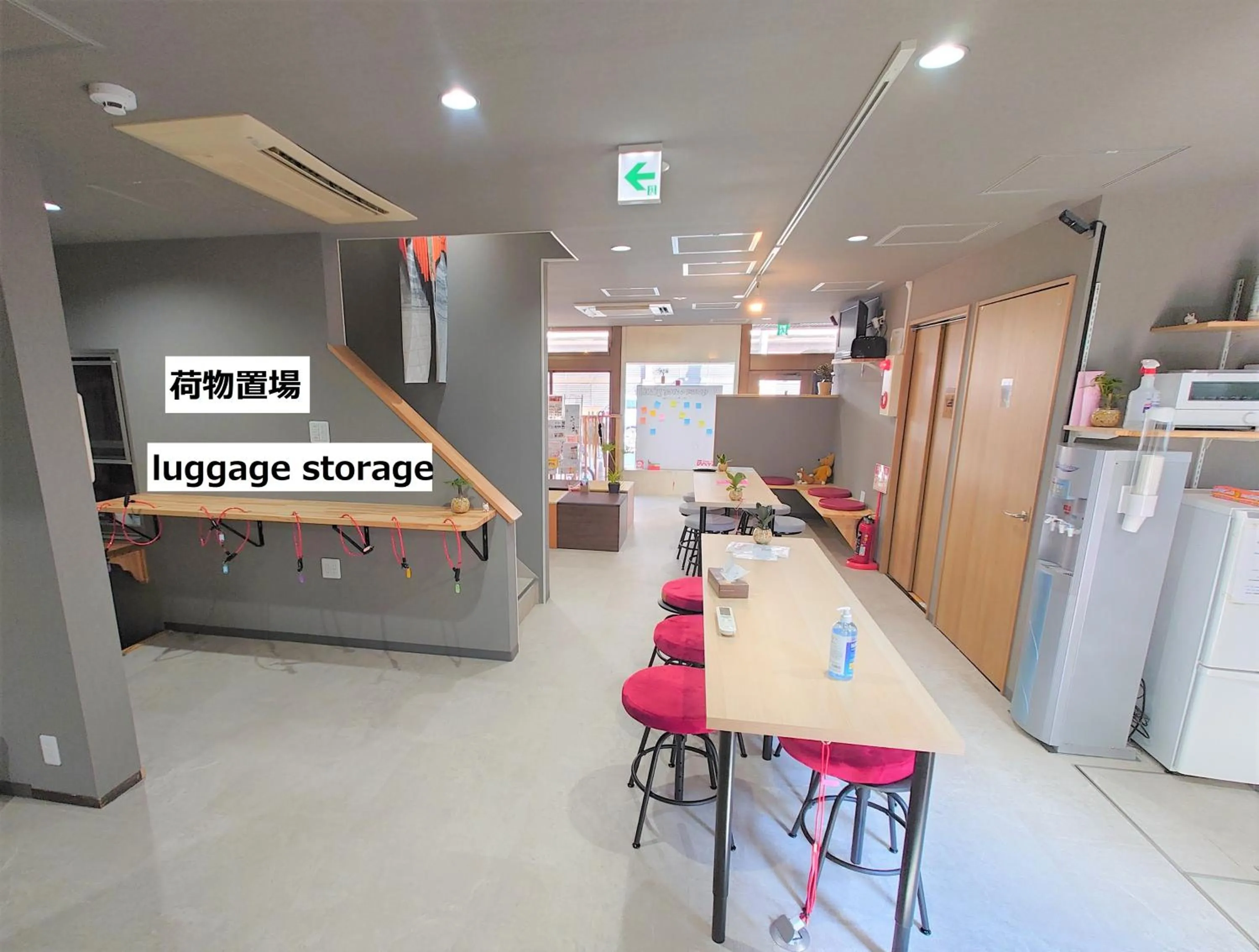 Communal lounge/ TV room in Stay Inn KOTO