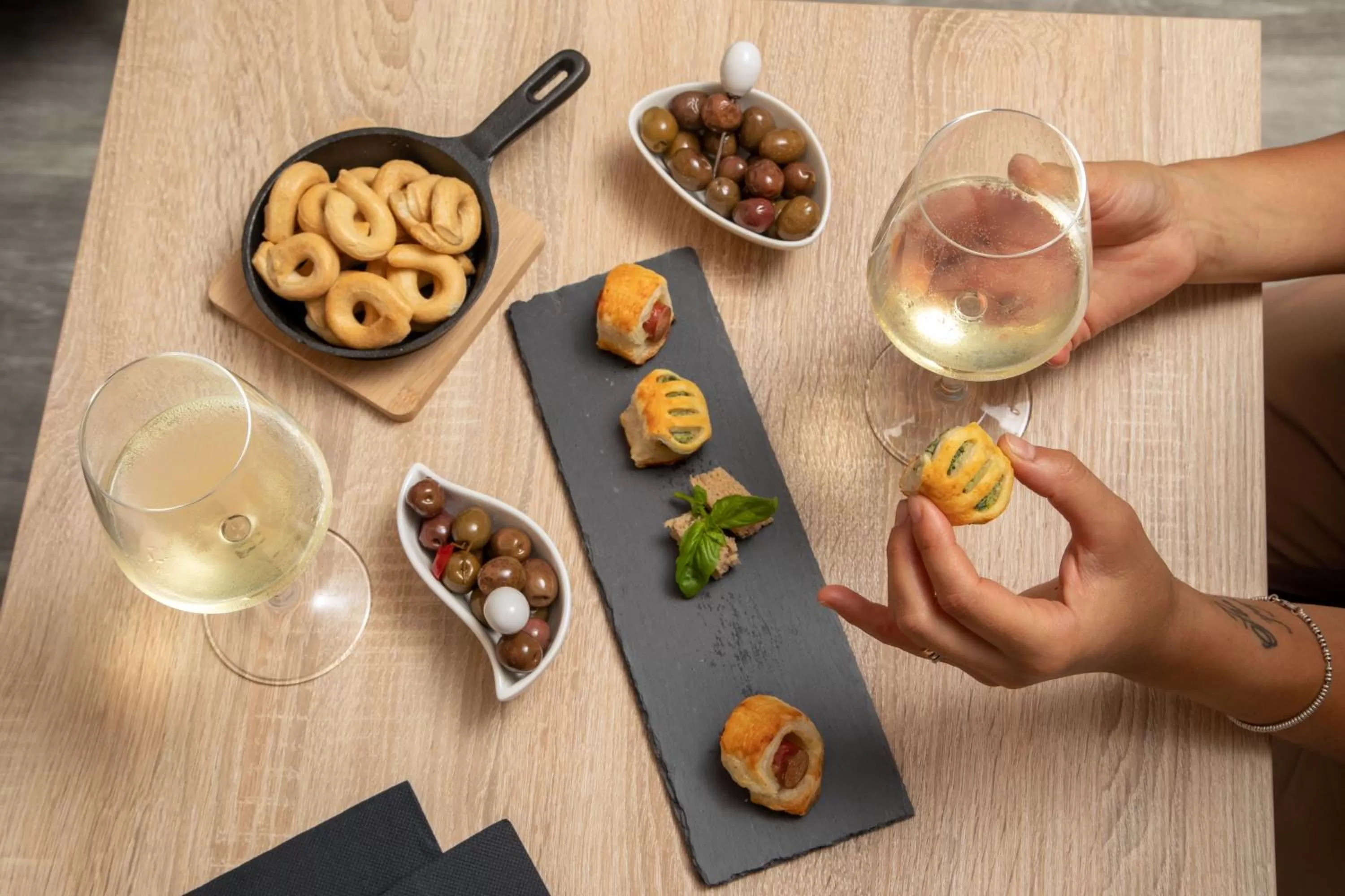 Food and drinks in Sophie Terrace Hotel