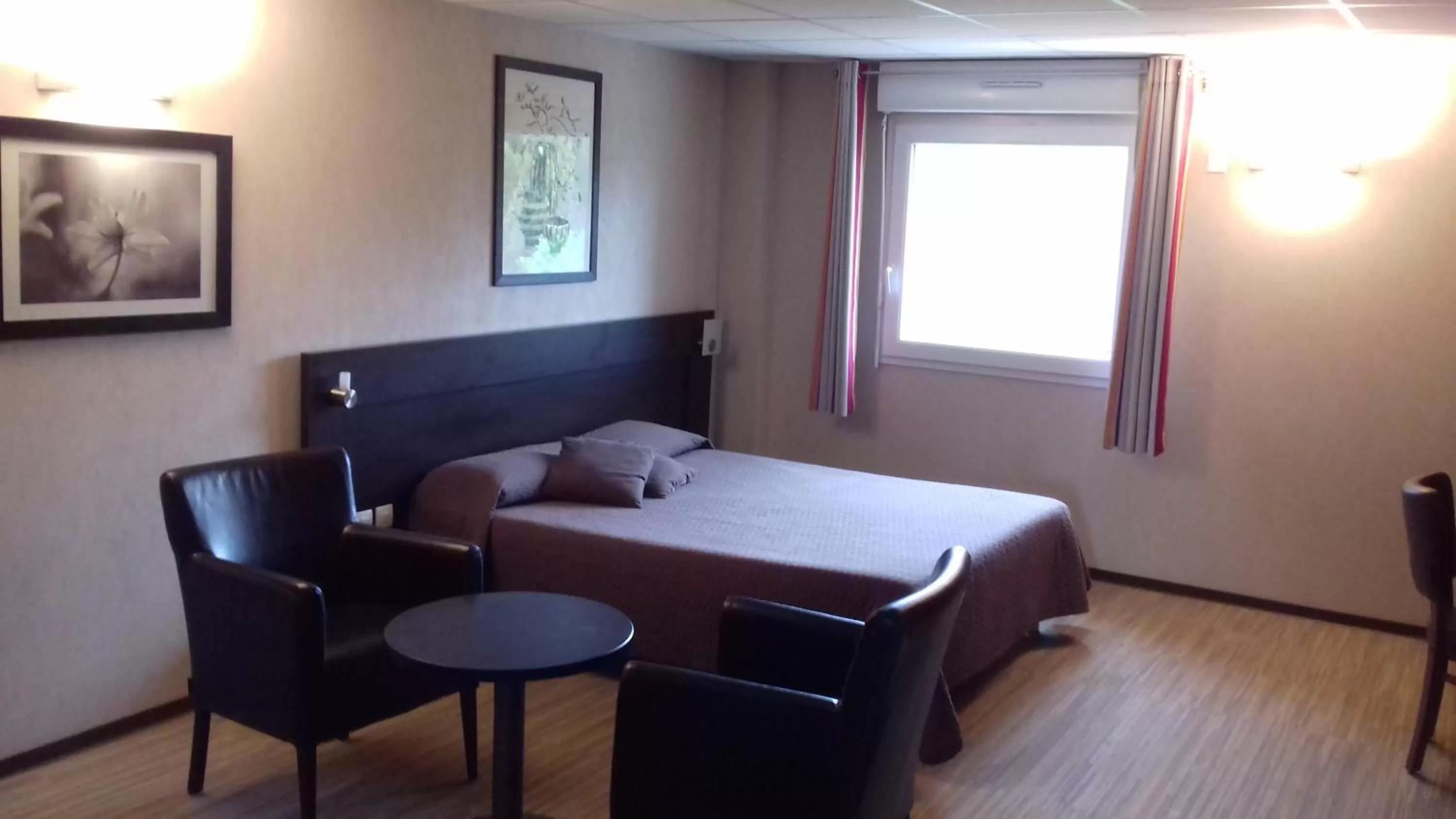 Photo of the whole room in Le Logis De La Lys