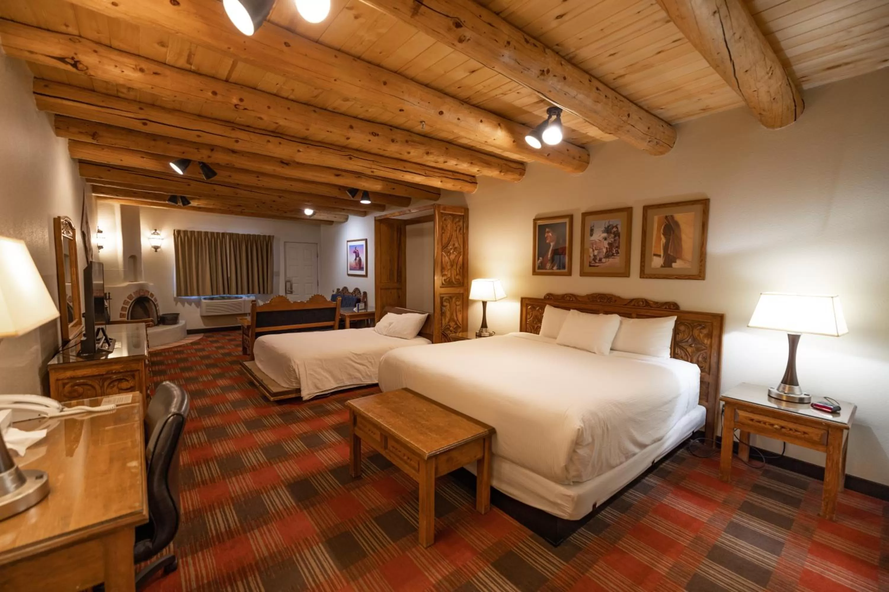 Photo of the whole room, Bed in Sagebrush Inn & Suites