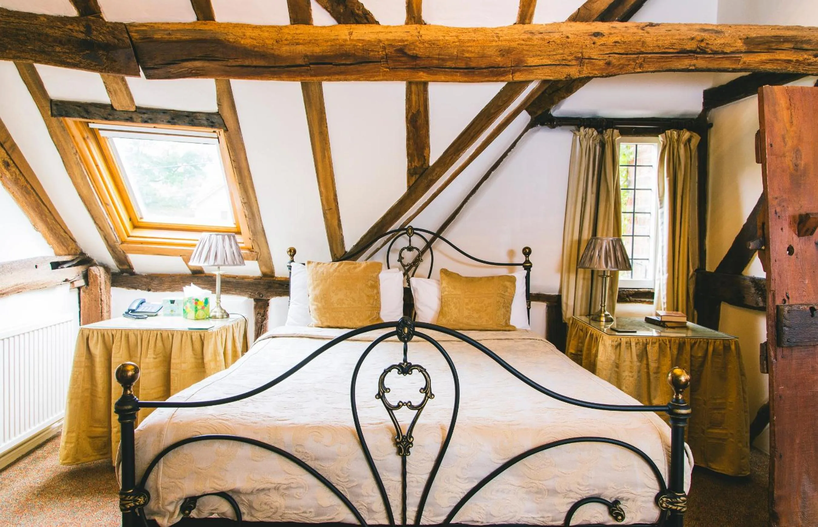 Day, Bed in Old Rectory House, Redditch