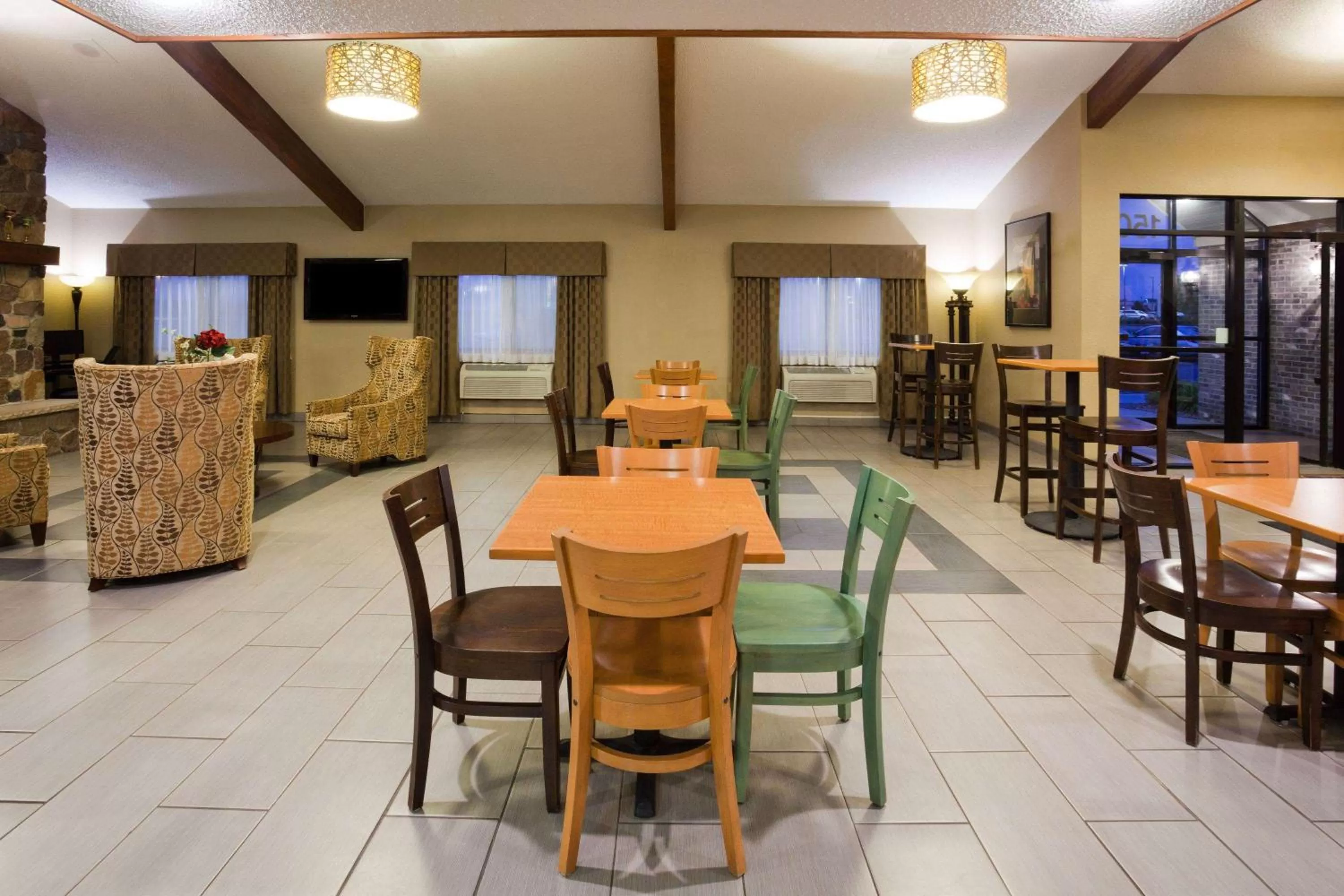 Restaurant/places to eat in AmericInn by Wyndham Plover Stevens Point