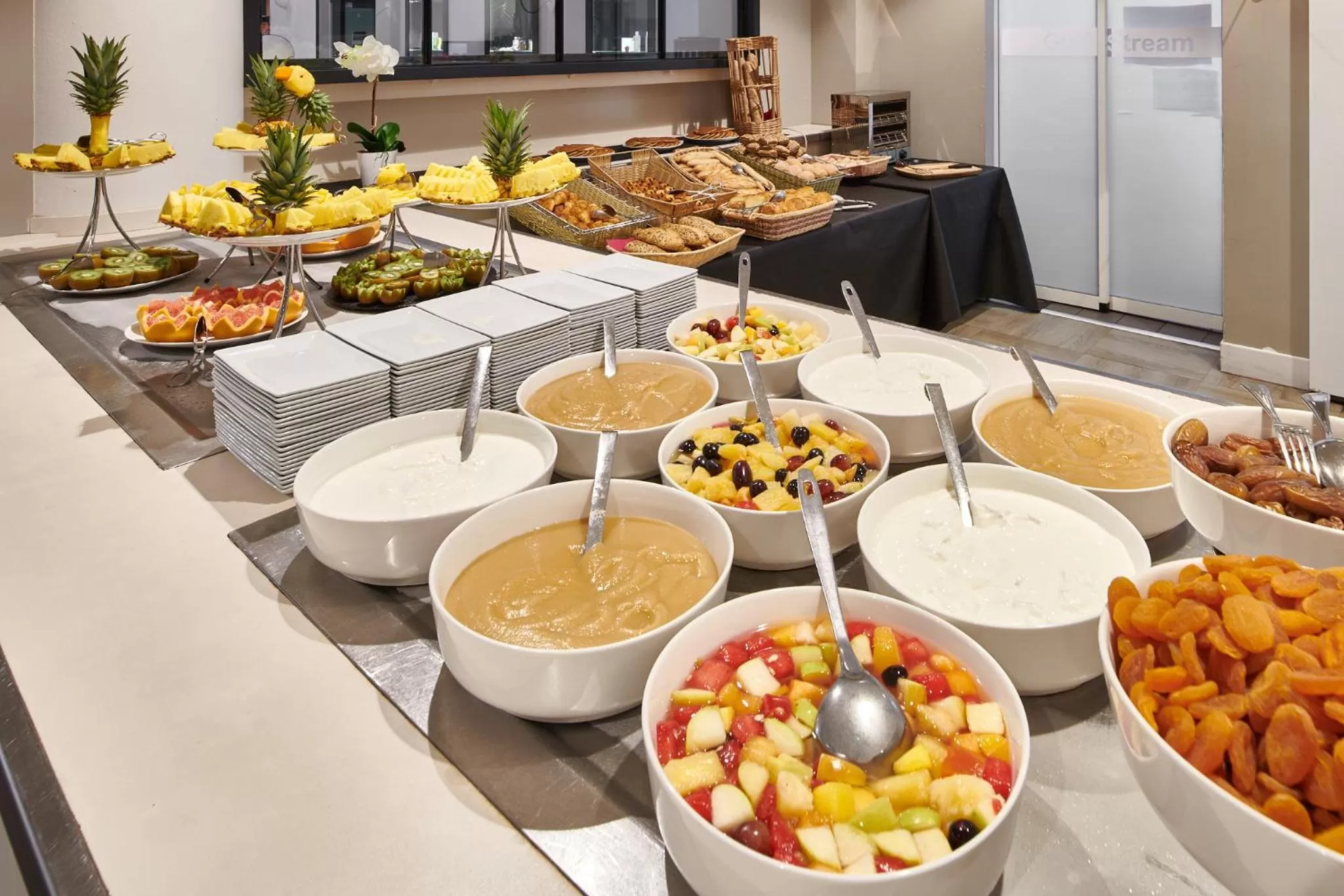 Buffet breakfast in Atlanthal