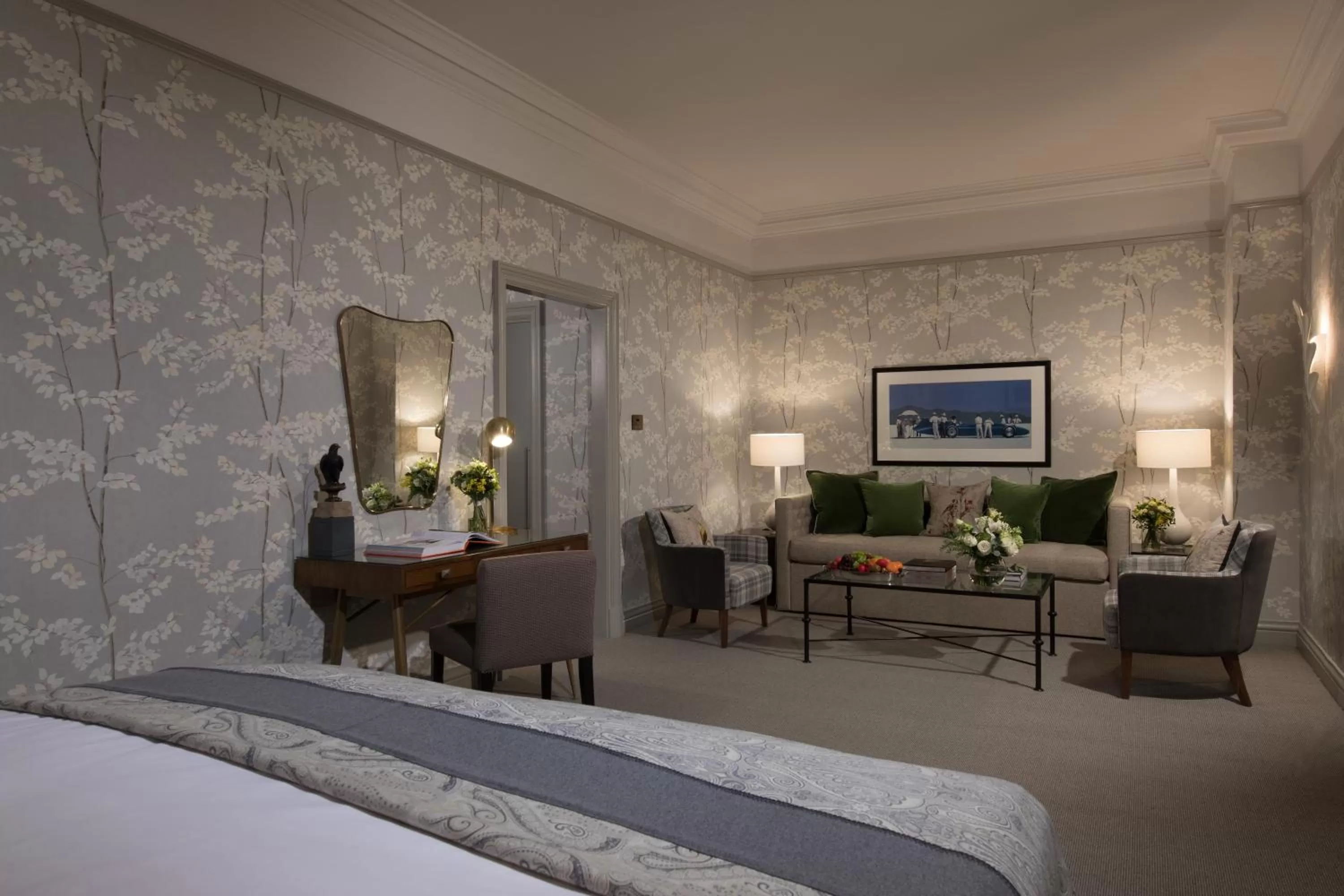 Photo of the whole room, Bed in The Balmoral Hotel