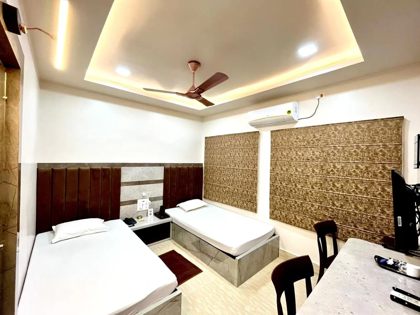 Bathroom in Hotel Samrat