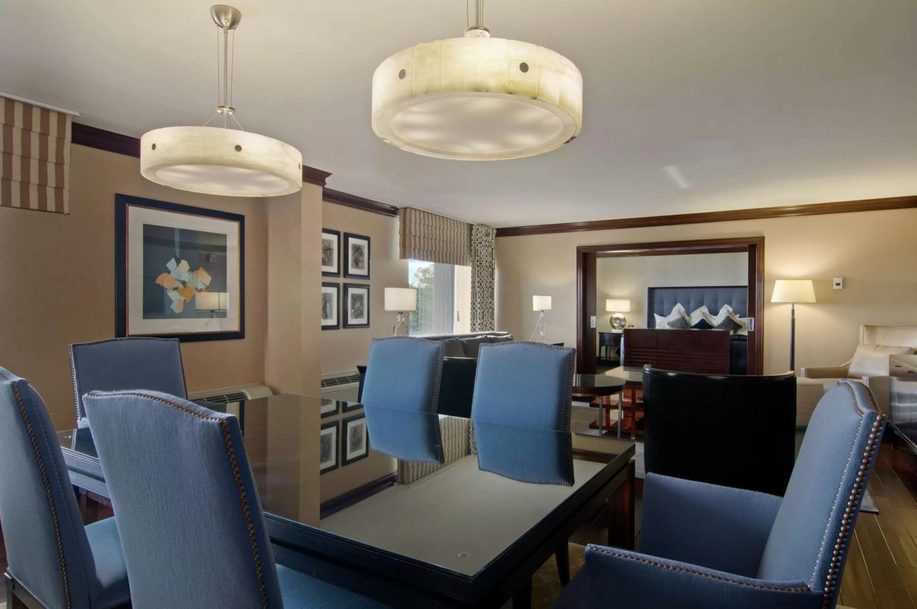 Living room in Hilton Raleigh North Hills