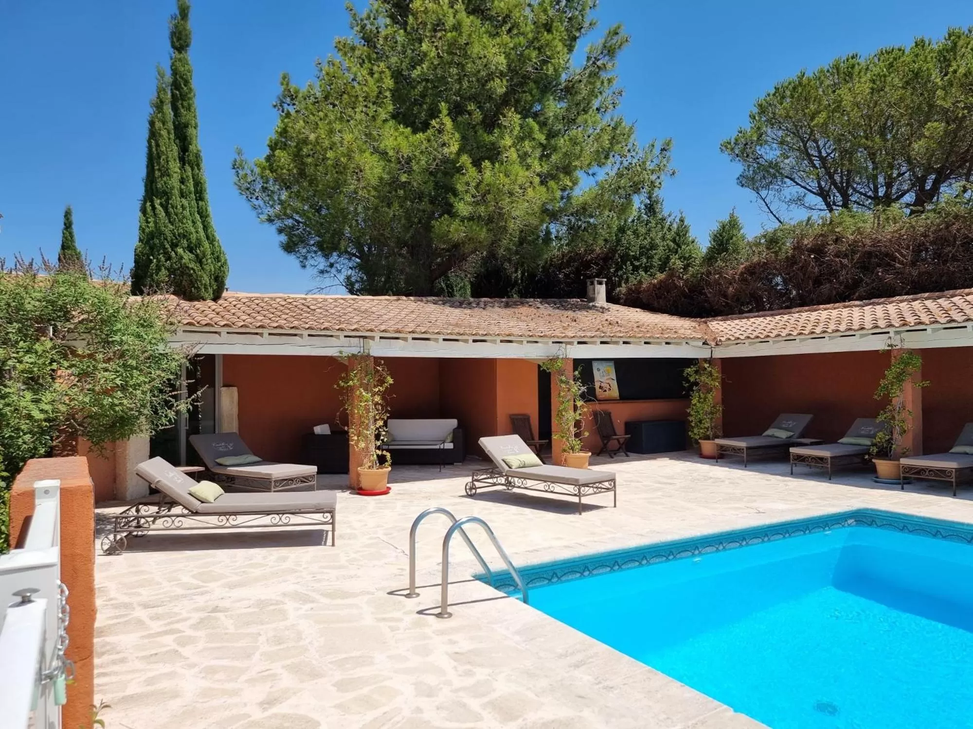 Pool view, Swimming Pool in Castillon Des Baux