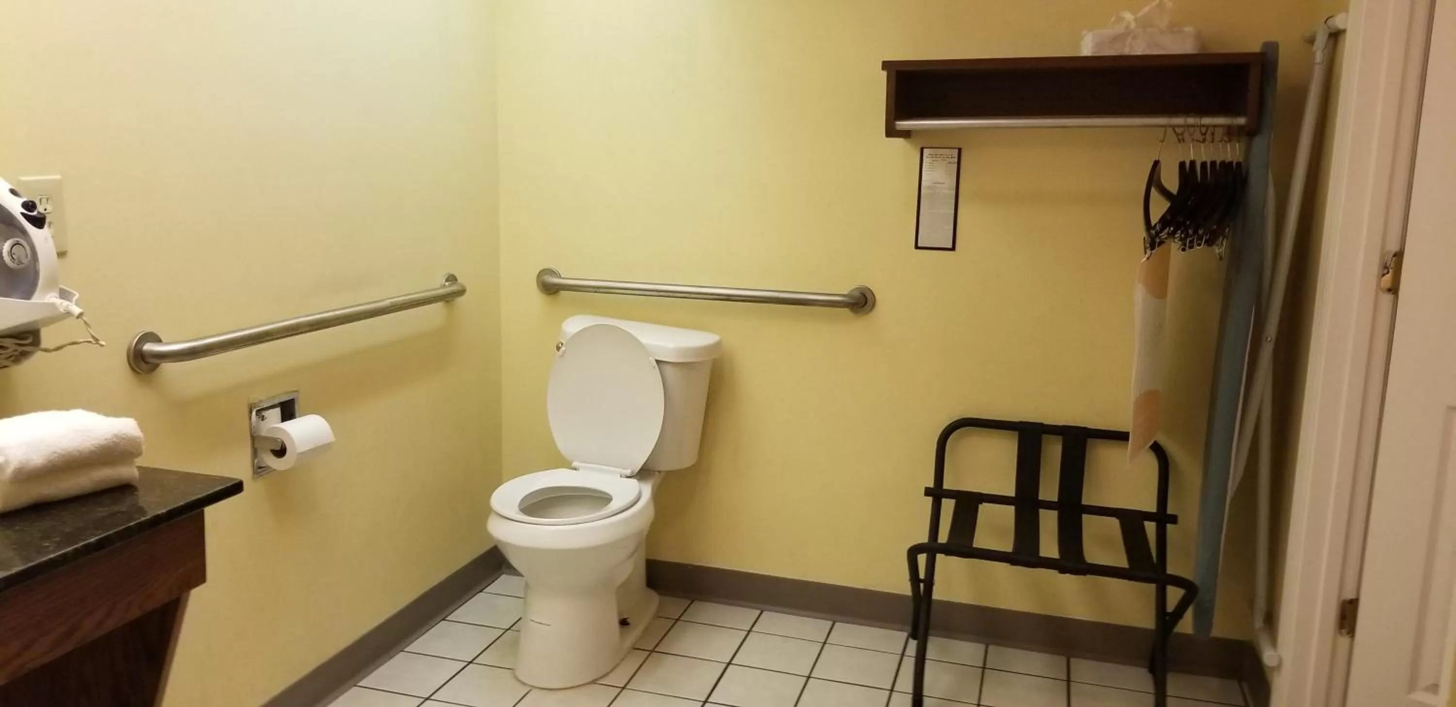 Bathroom in Quality Inn