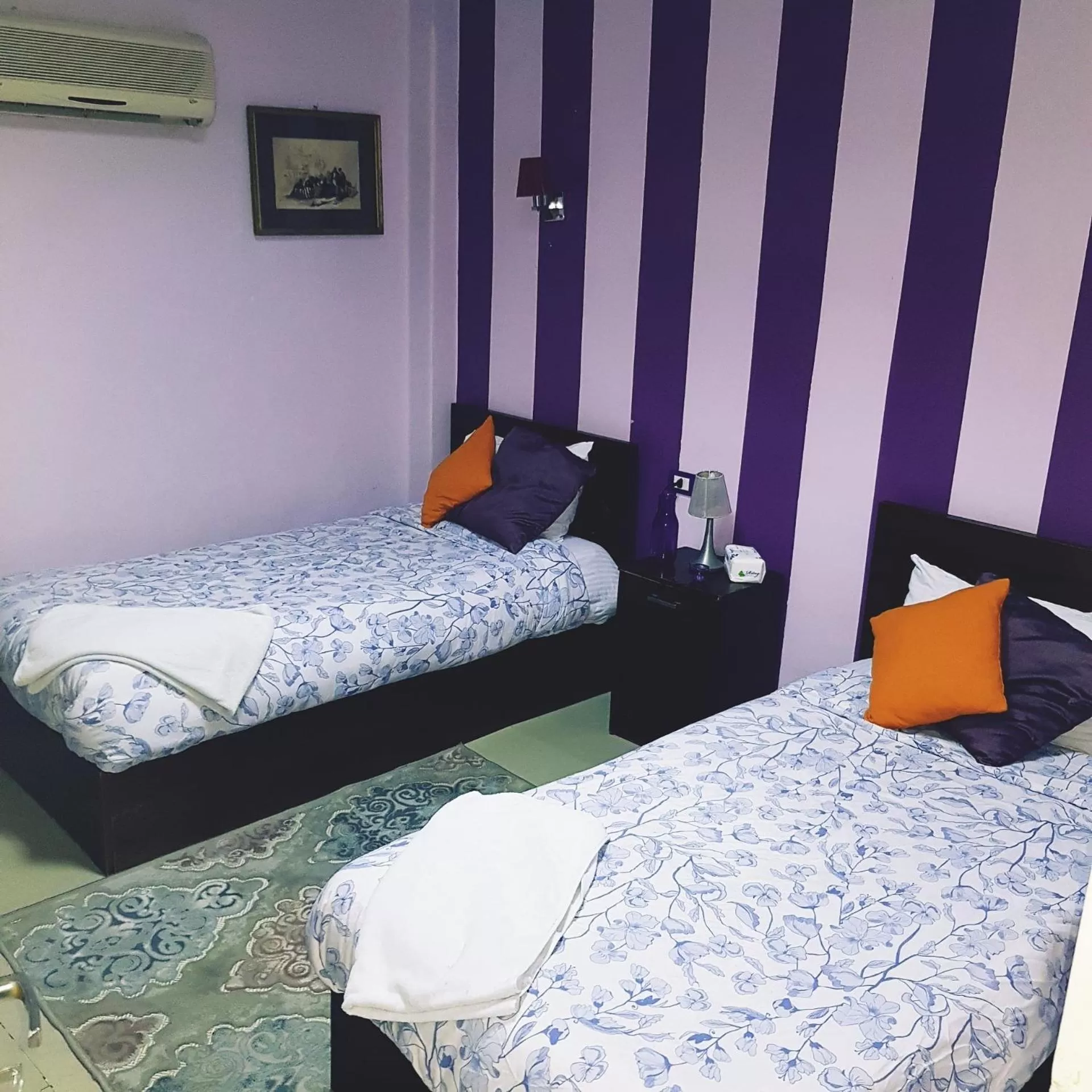 View (from property/room), Bed in Downtown Inn