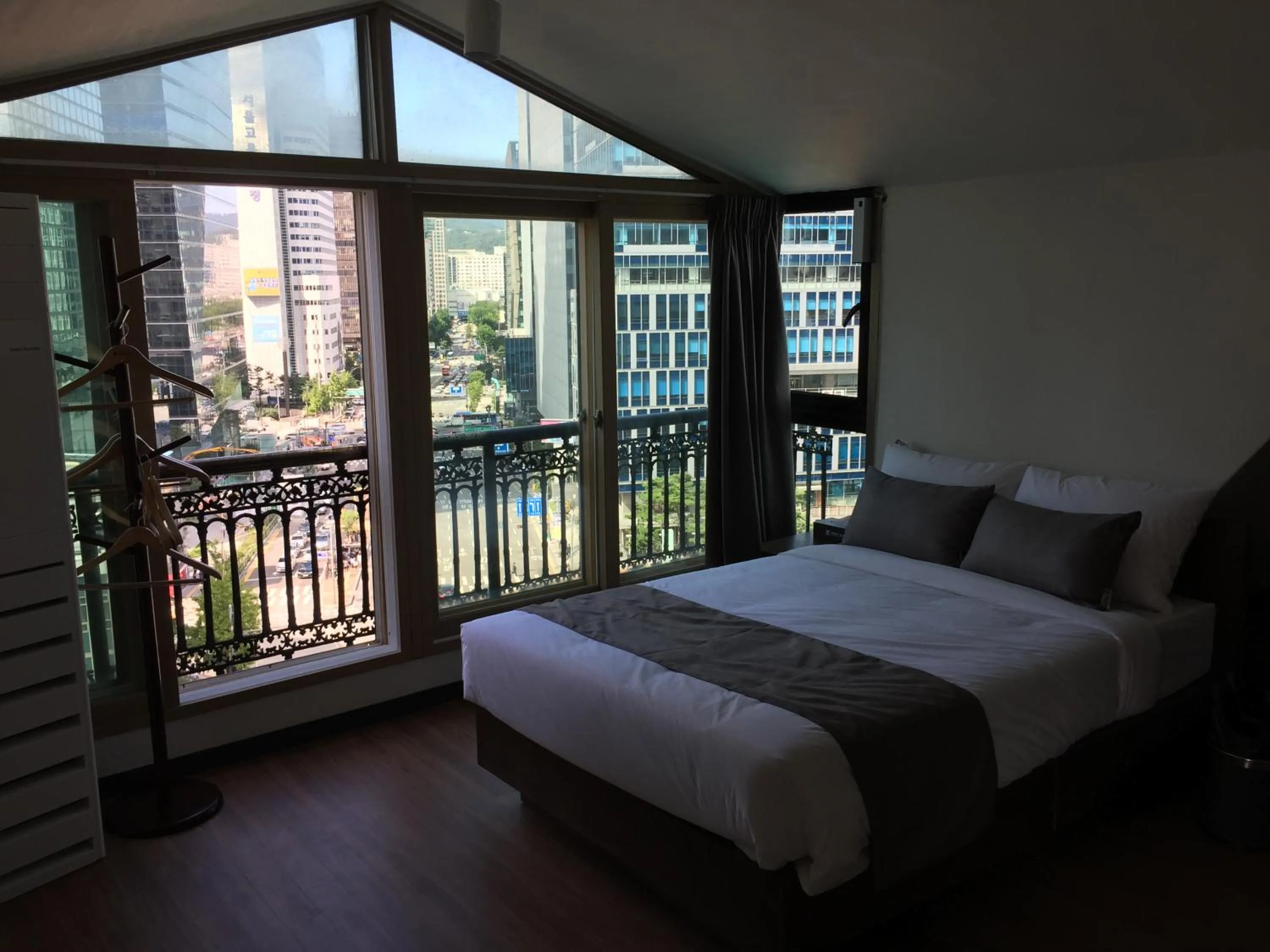 Bedroom, Bed in Ehwa In Myeongdong