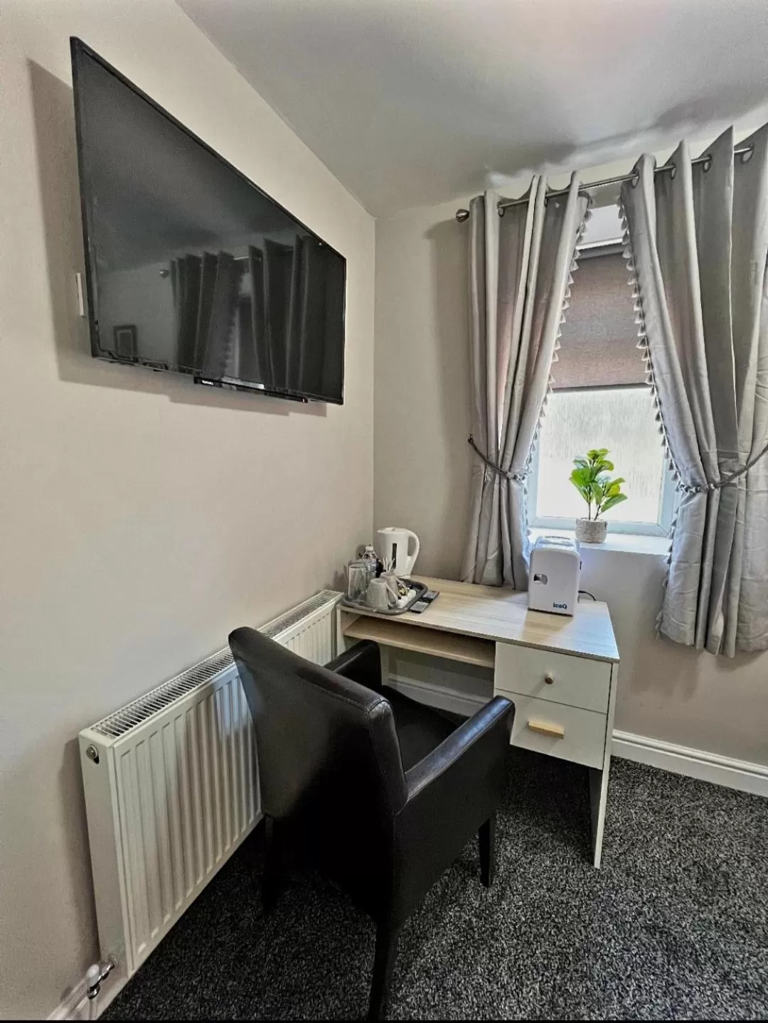 TV/Entertainment Center in The Railway Crossings