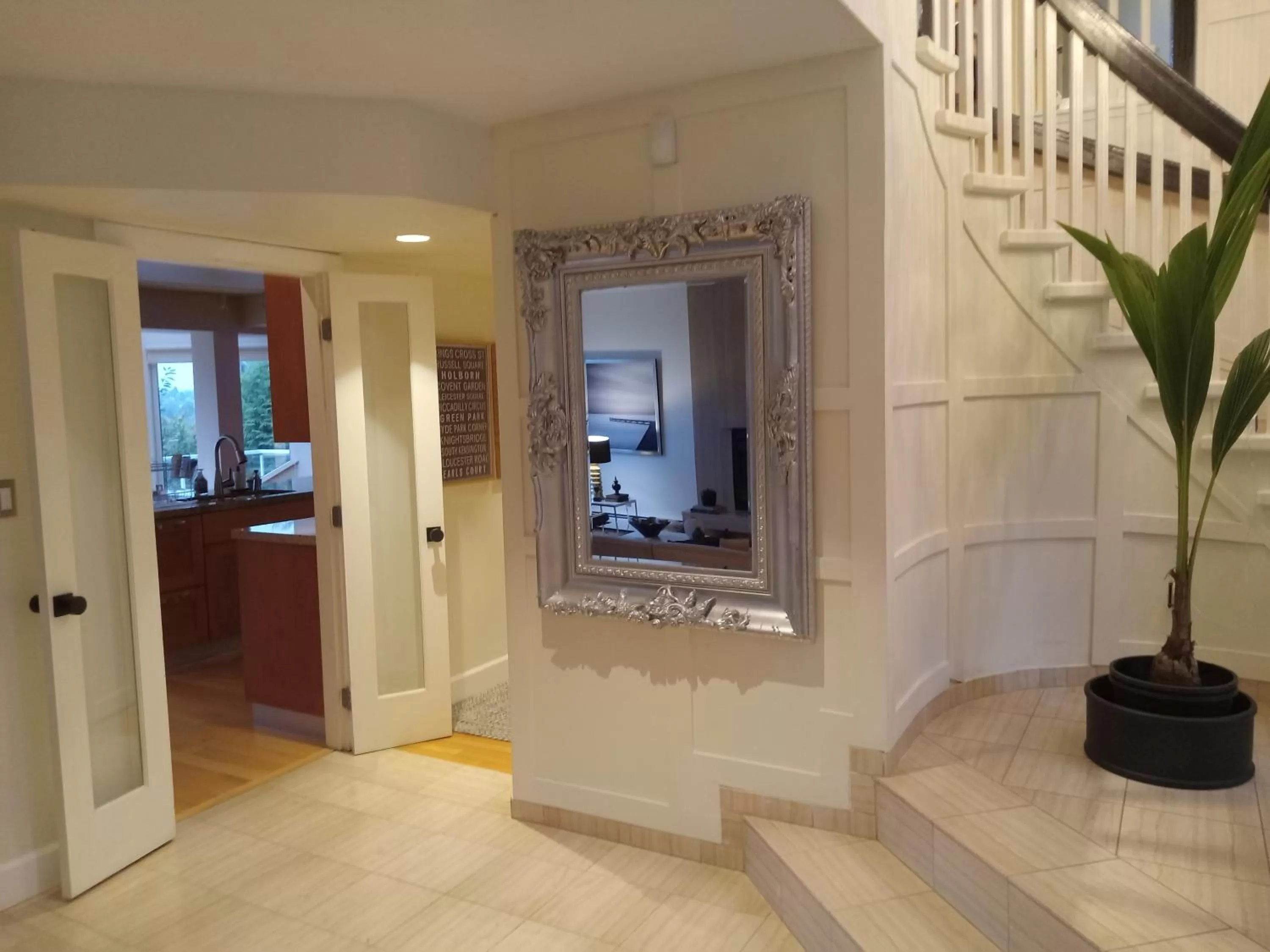 Facade/entrance, TV/Entertainment Center in Suite Smart Vancouver