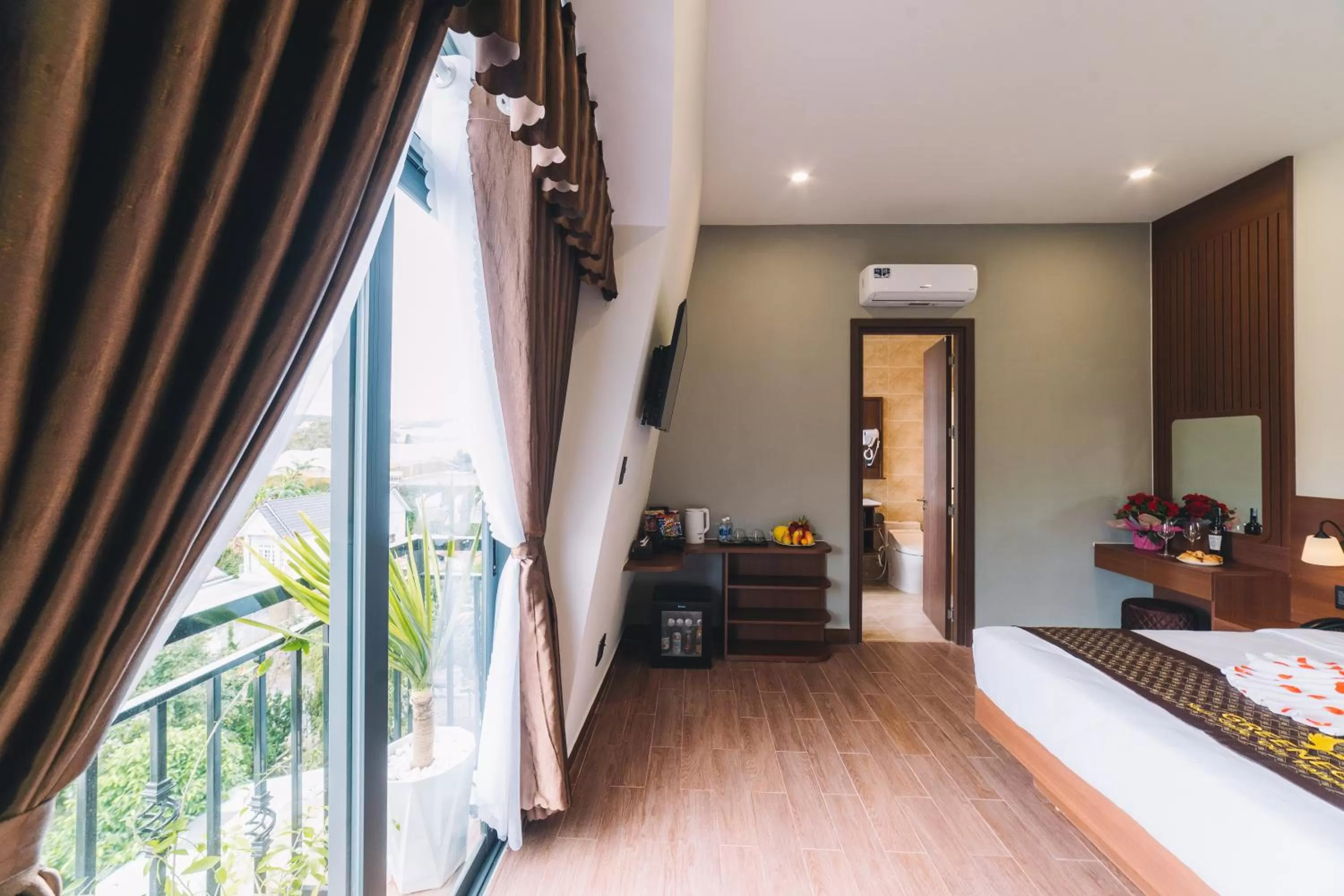 Natural landscape, Bed in GREENECO DA LAT HOTEL - Khách sạn Green Eco Đà Lạt