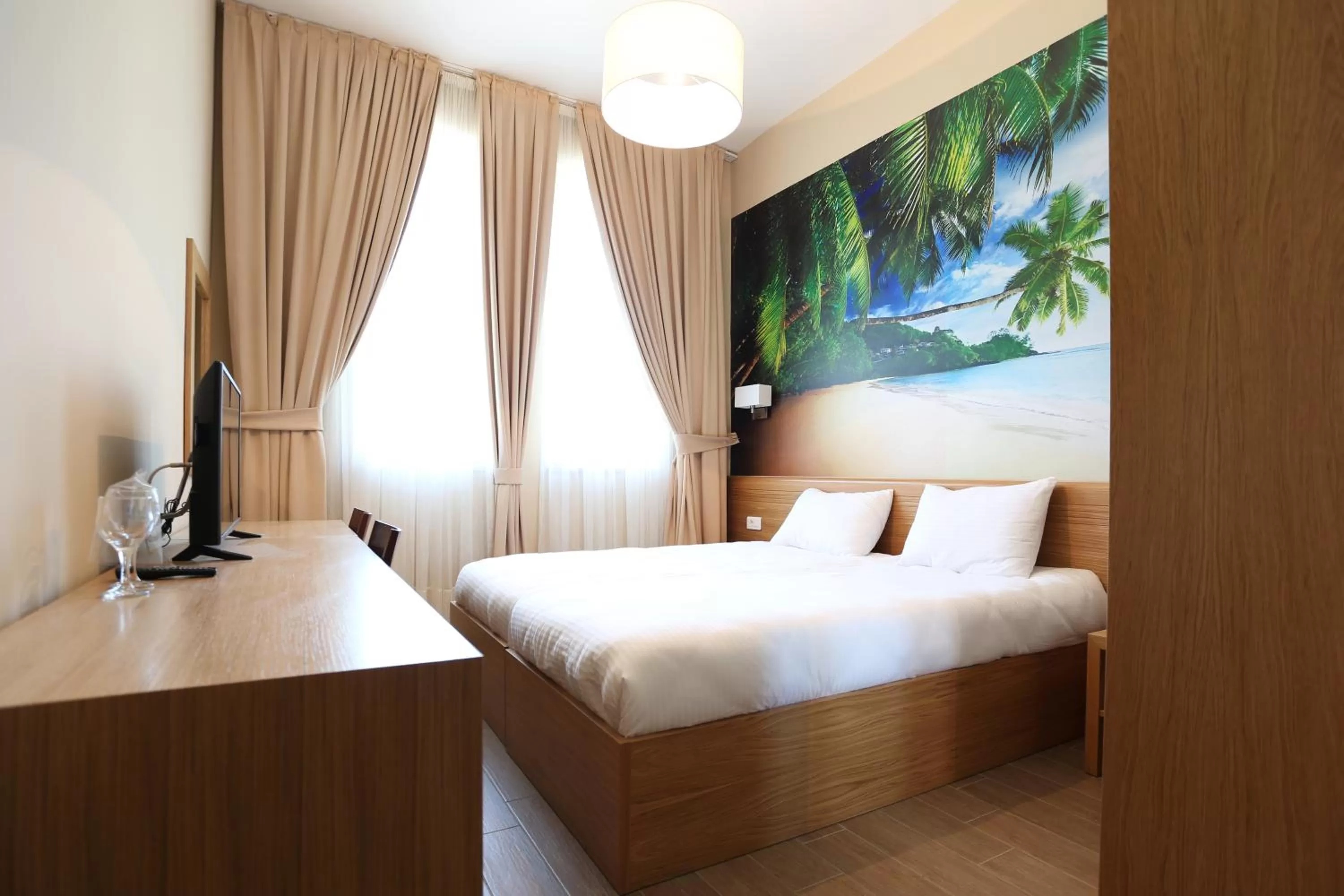 TV and multimedia, Bed in Hotel Lirak