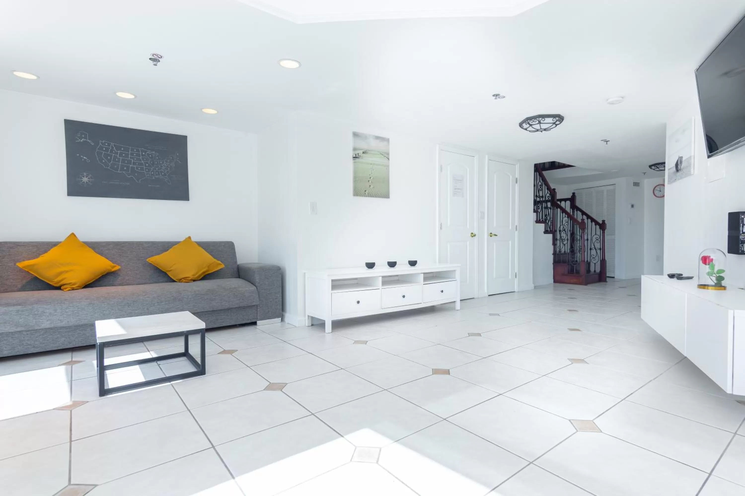 Living room, Seating Area in Girasole Rentals