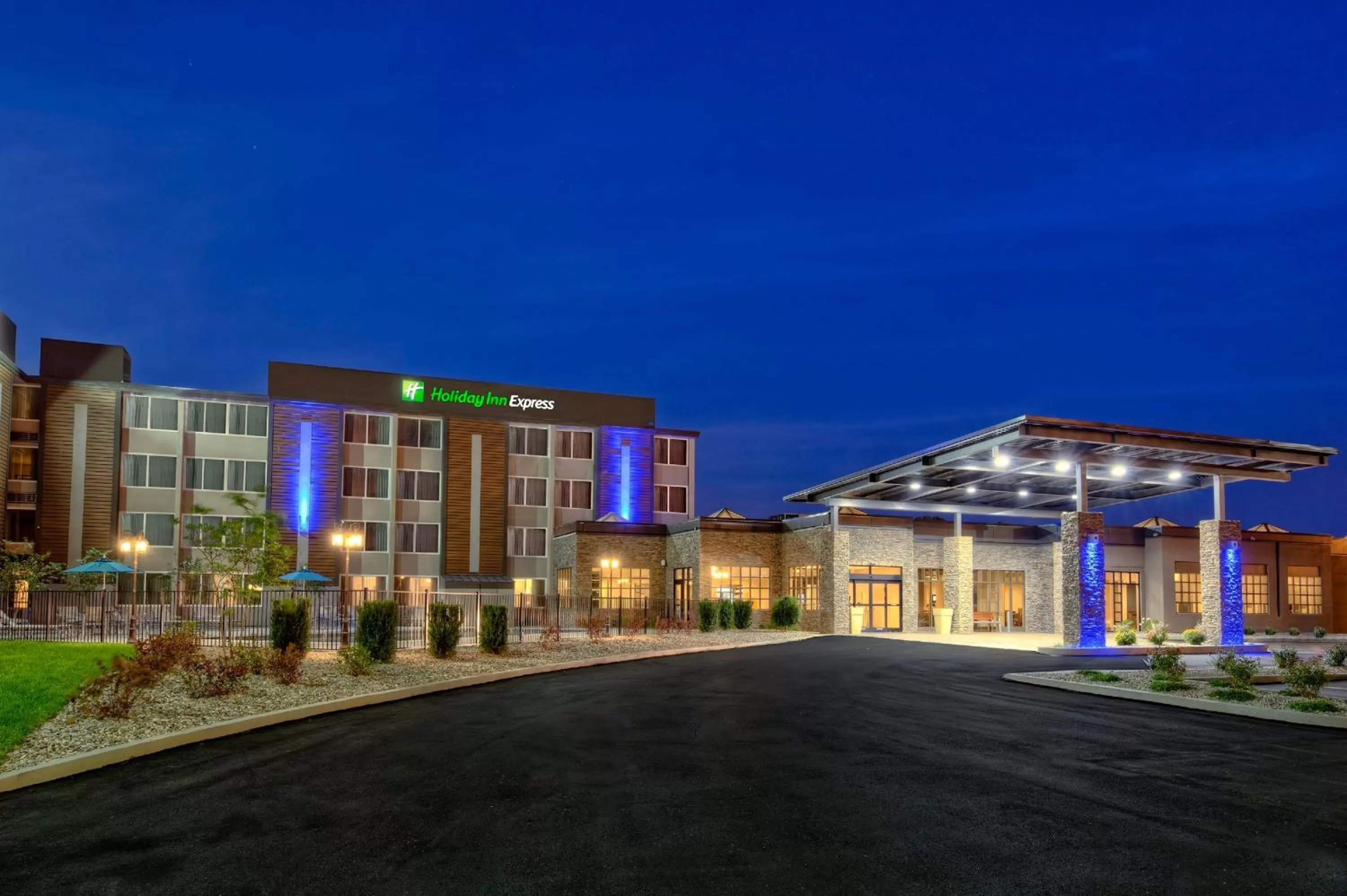 Property building in Holiday Inn Express Louisville Airport Expo Center by IHG