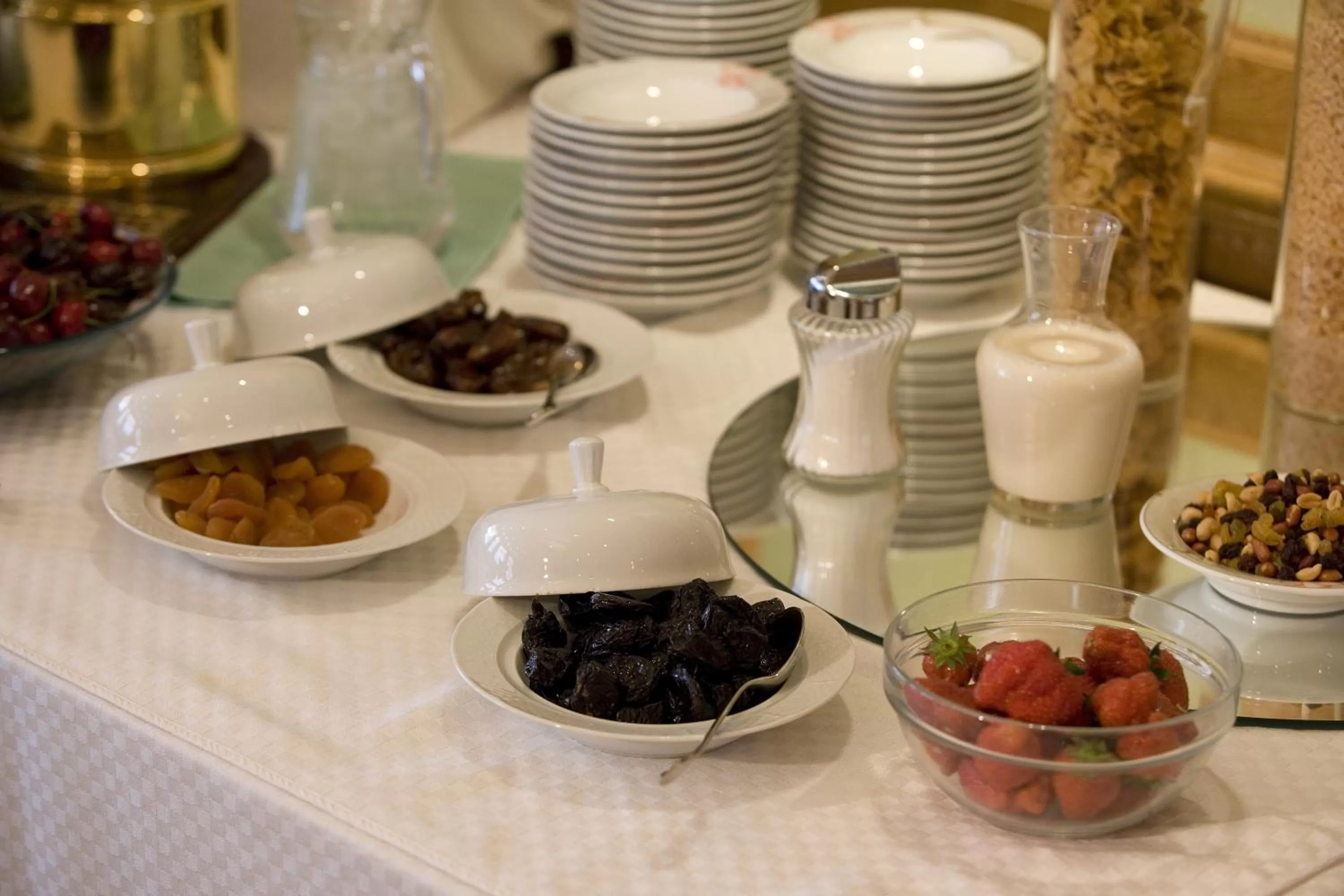 Buffet breakfast in Hotel Pacific