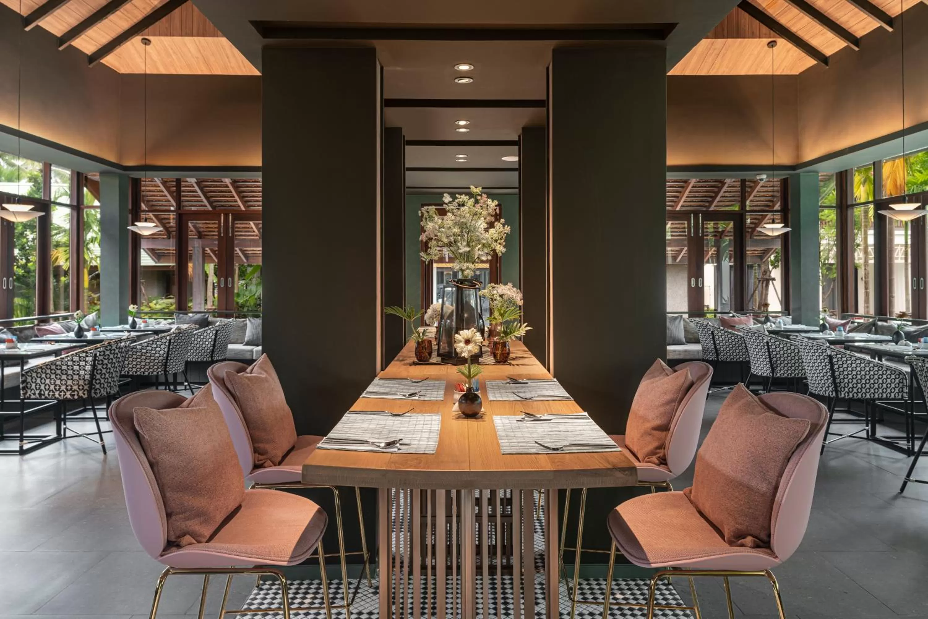 Restaurant/places to eat in Grand Mercure Khao Lak Bangsak