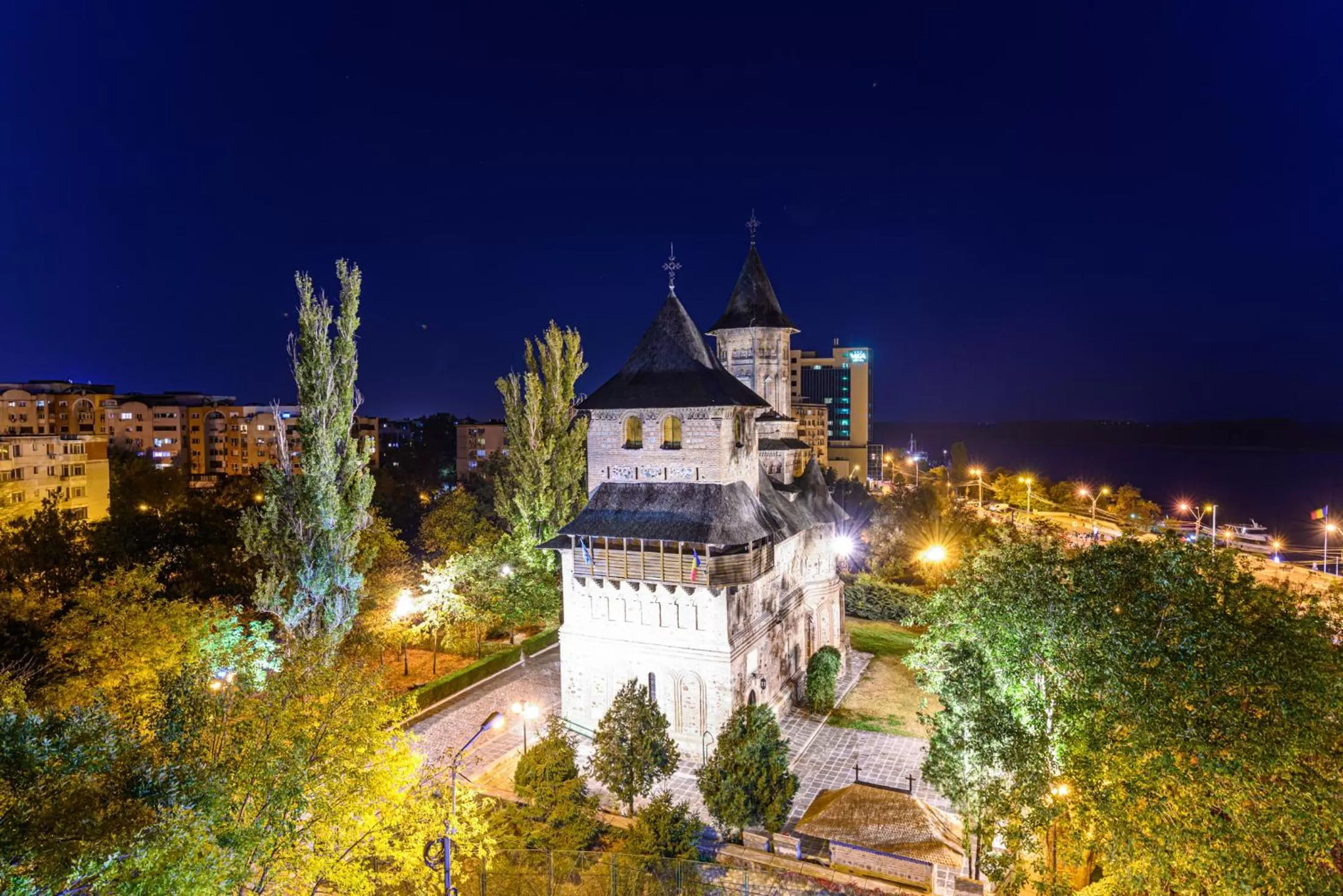 Night in Faleza Hotel by Vega